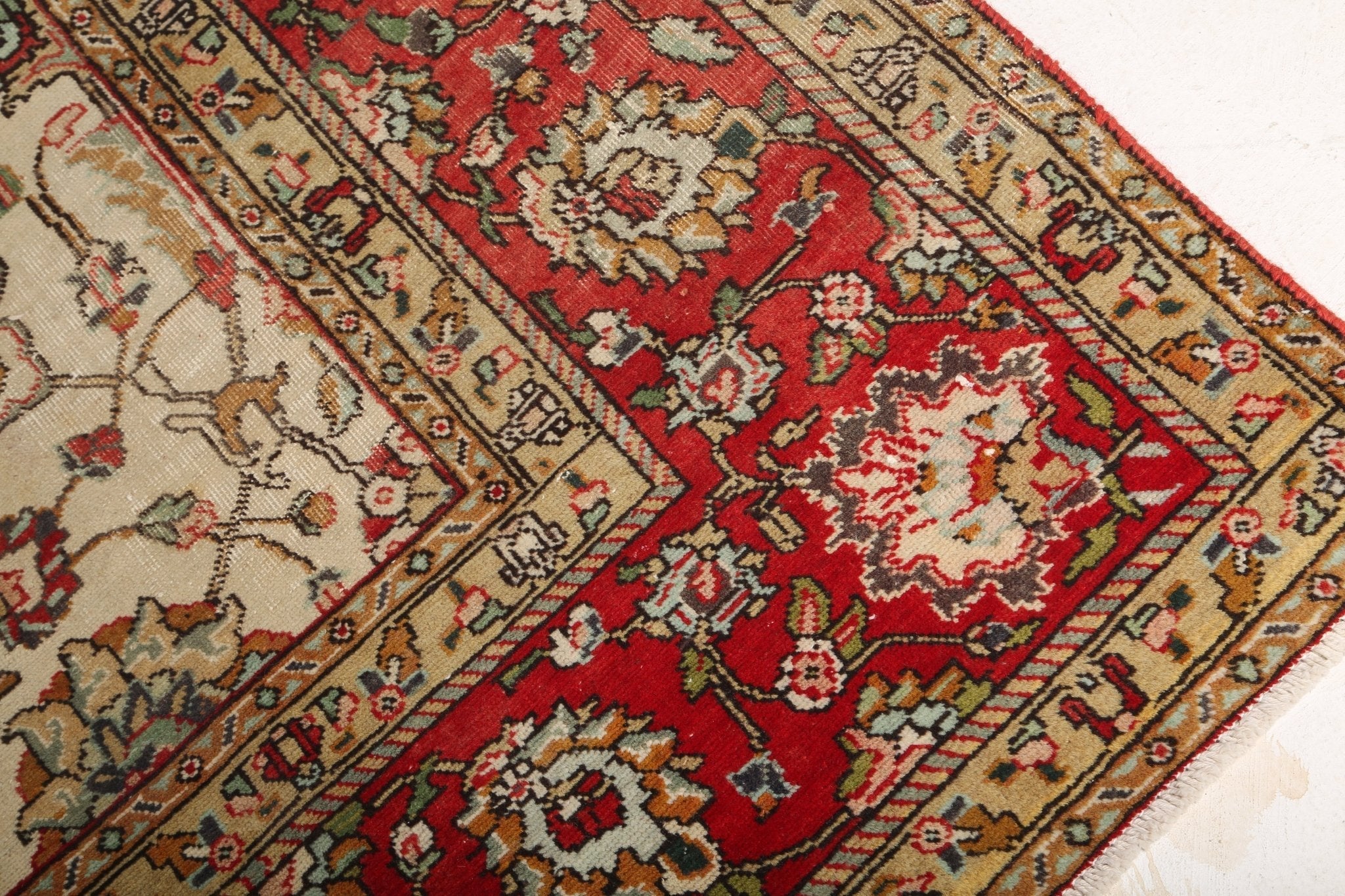 Persian Tabriz Rug | 9' 5
