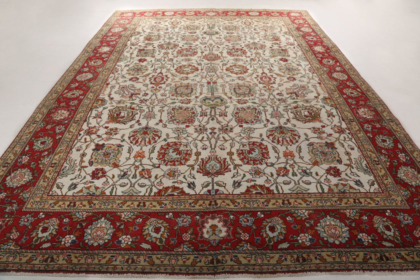 Persian Tabriz Rug | 9' 5