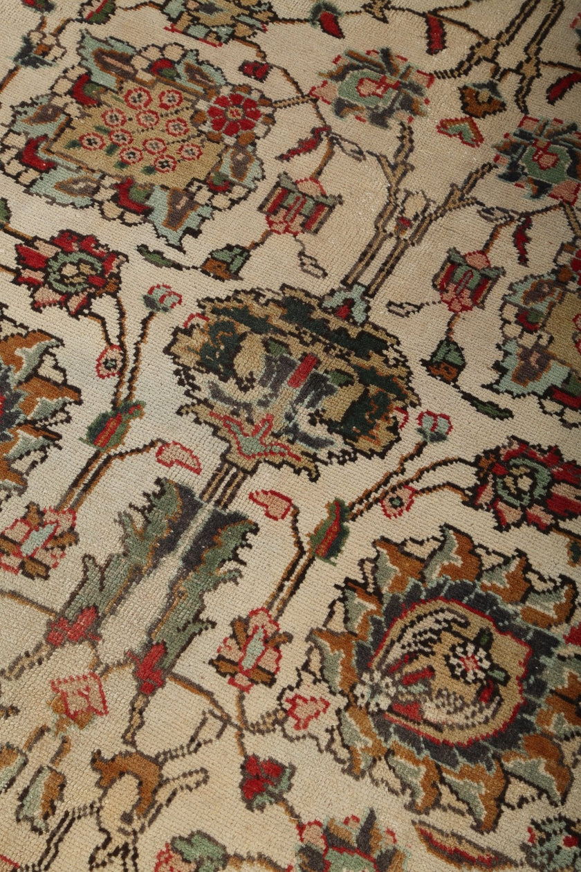 Persian Tabriz Rug | 9' 5