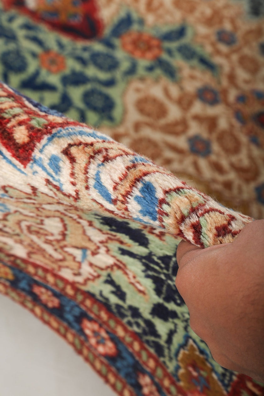 Persian Tabriz Rug | 9' 5