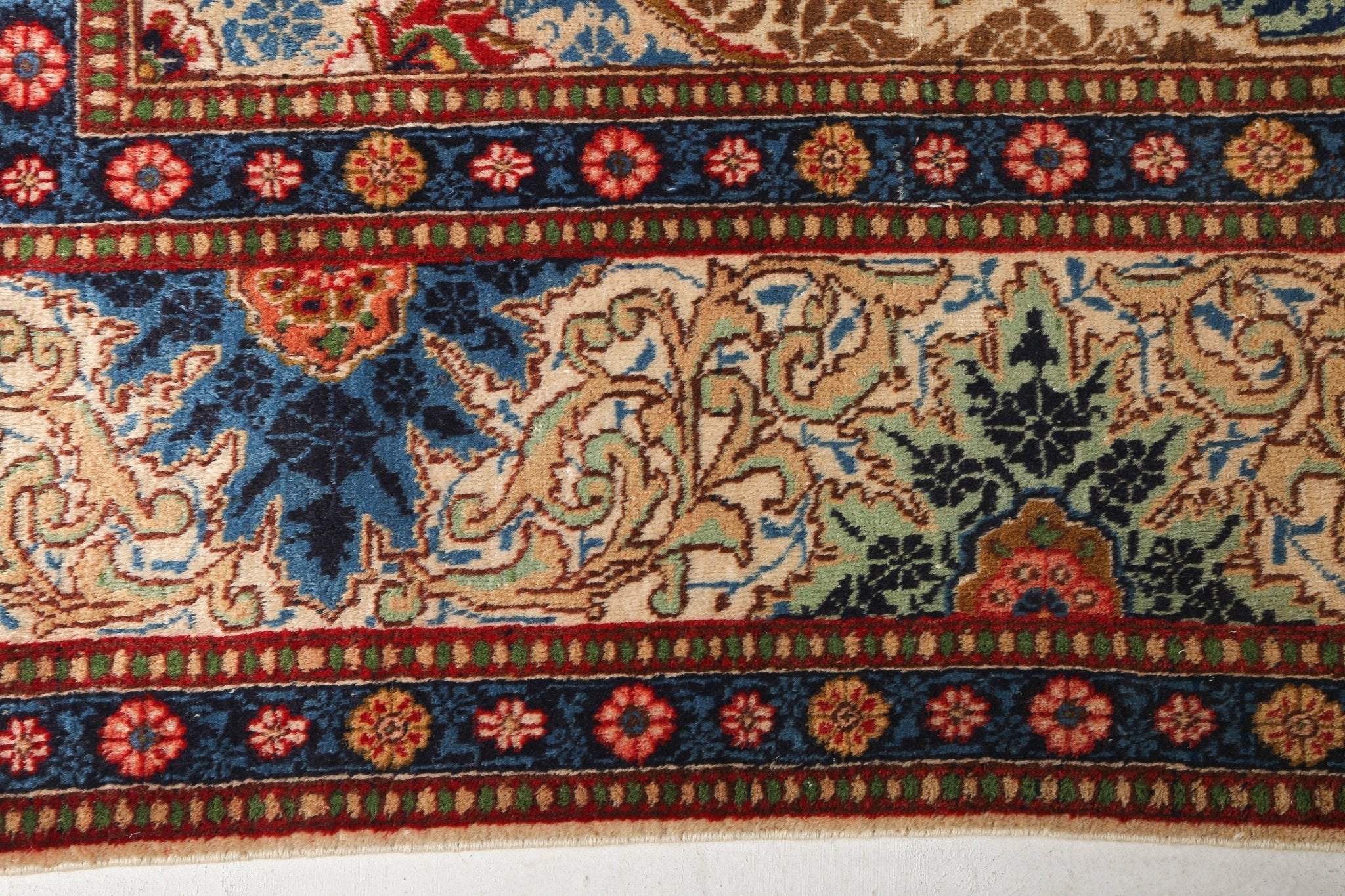 Persian Tabriz Rug | 9' 5