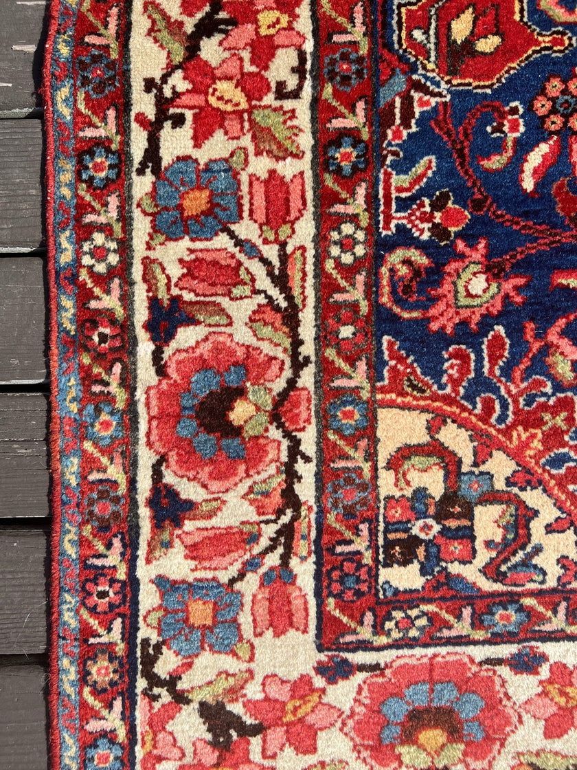 Persian Tafresh Rug | 4' 7