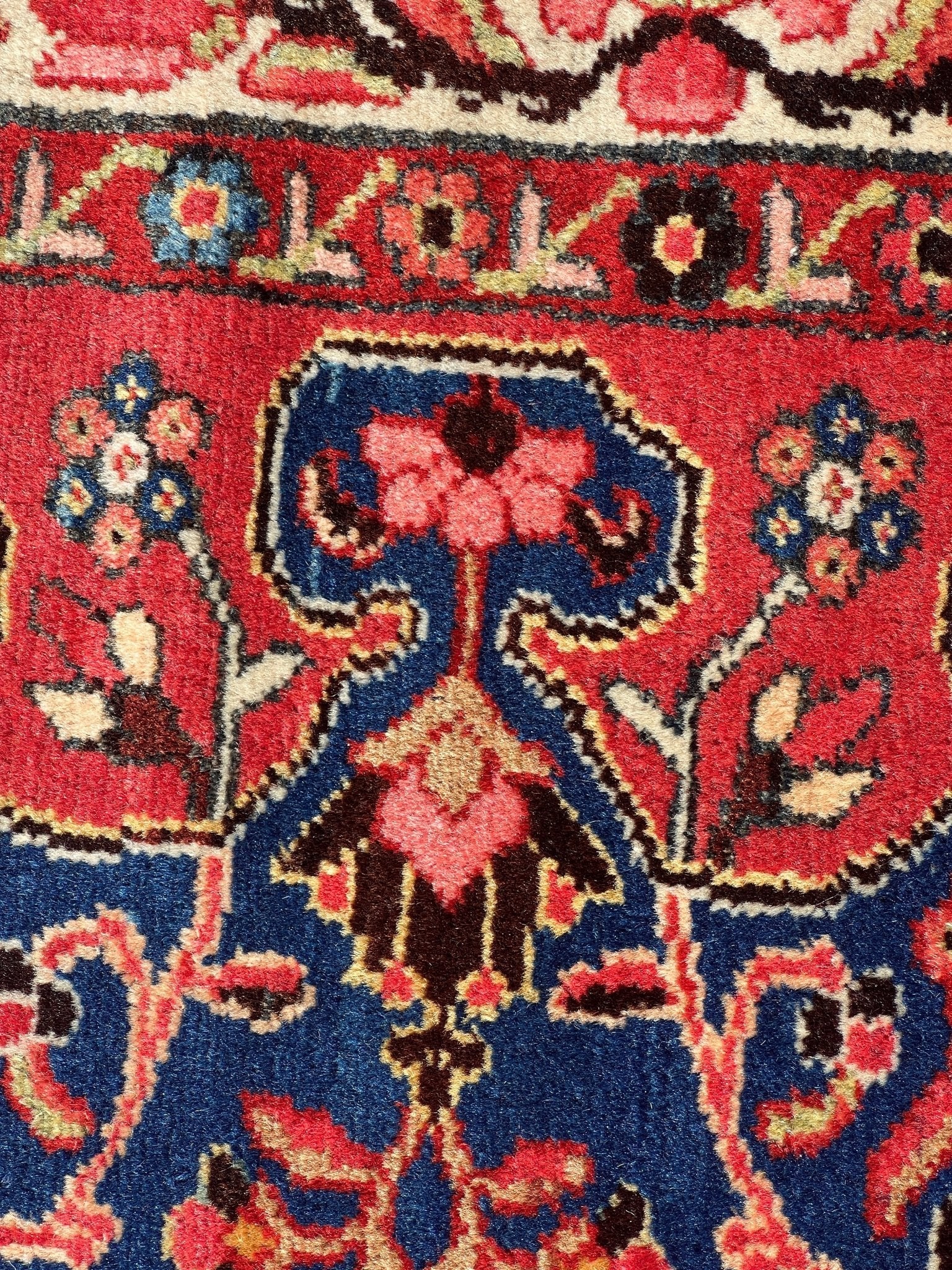 Persian Tafresh Rug | 4' 7