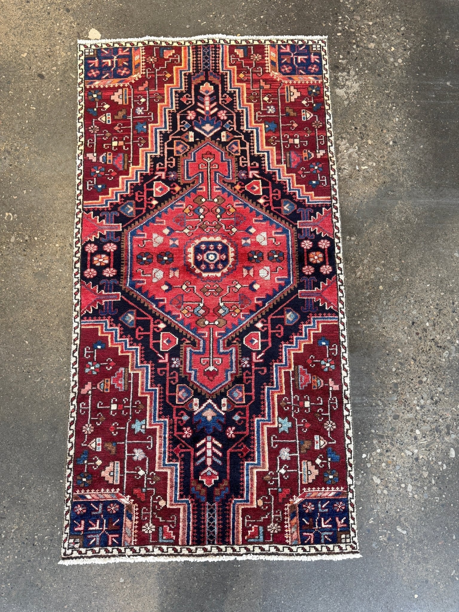 Persian Tuyserkan Rug | 2' 8