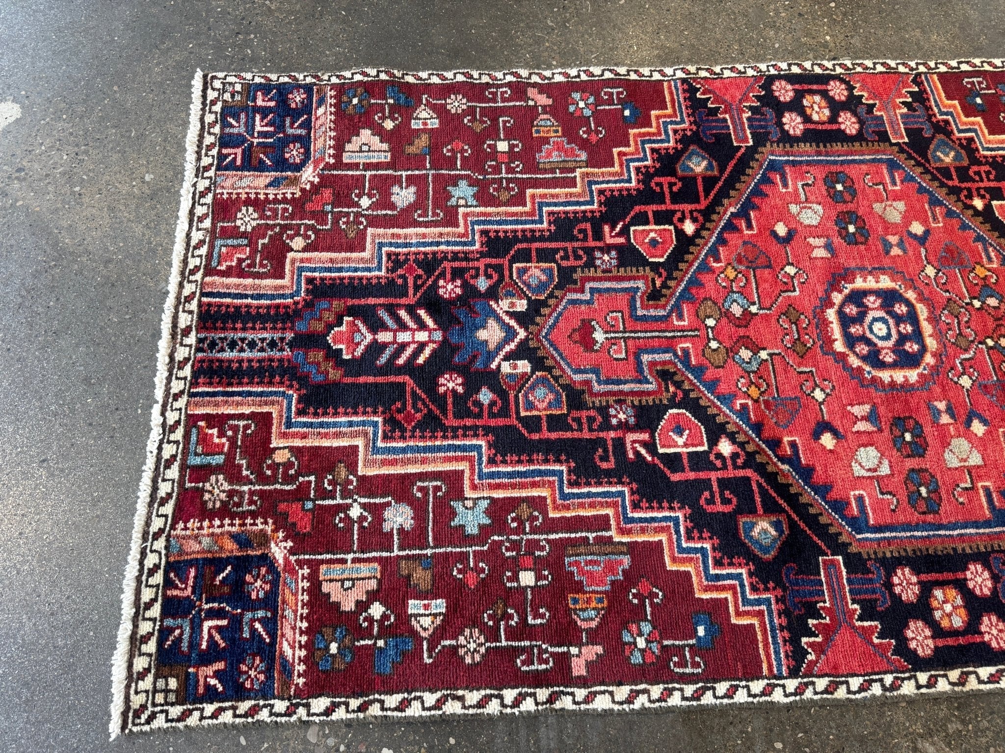 Persian Tuyserkan Rug | 2' 8