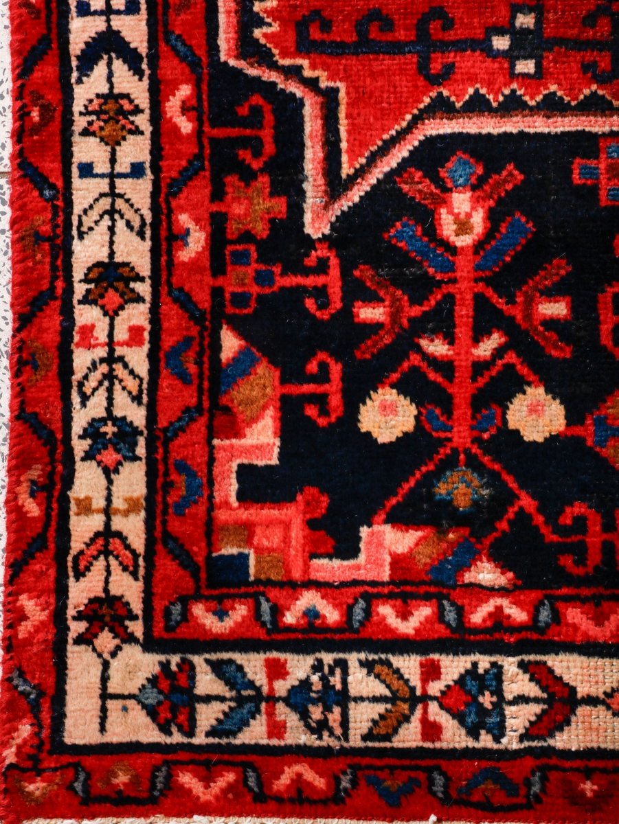 Persian Tuyserkan Rug | 3' 7” x 6' 9