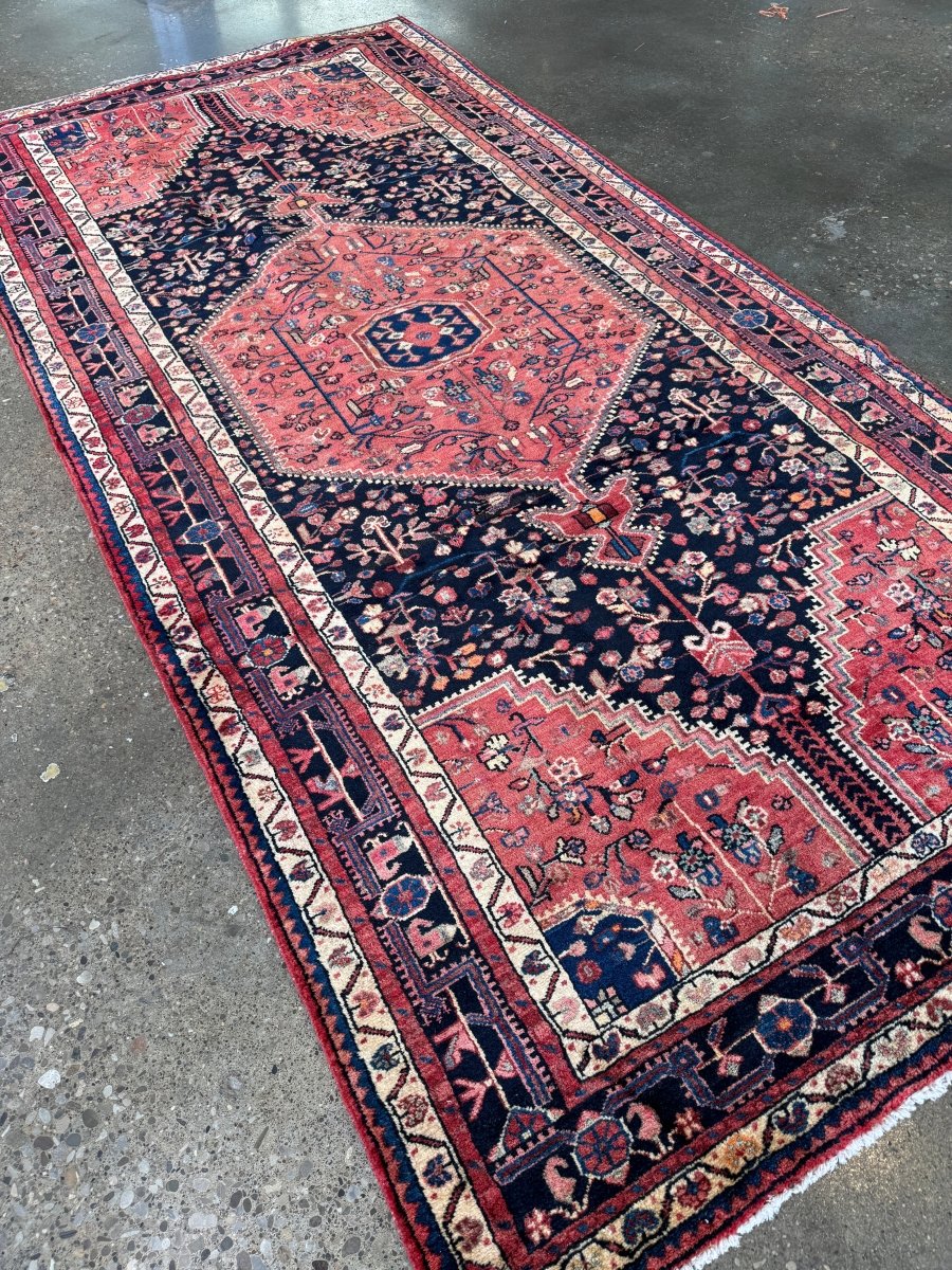 Persian Tuyserkan Rug | 5' 6