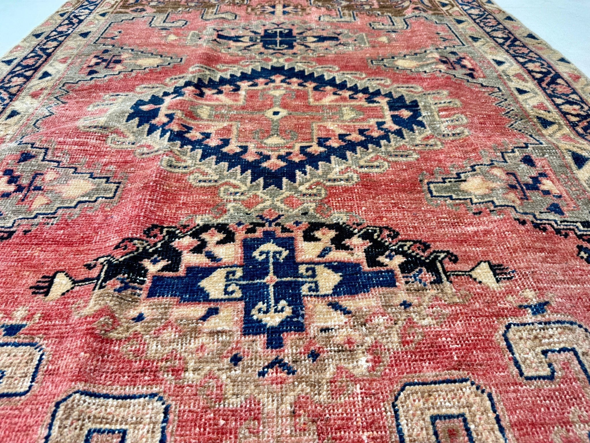 Persian Viss Rug | 4’ x 5'