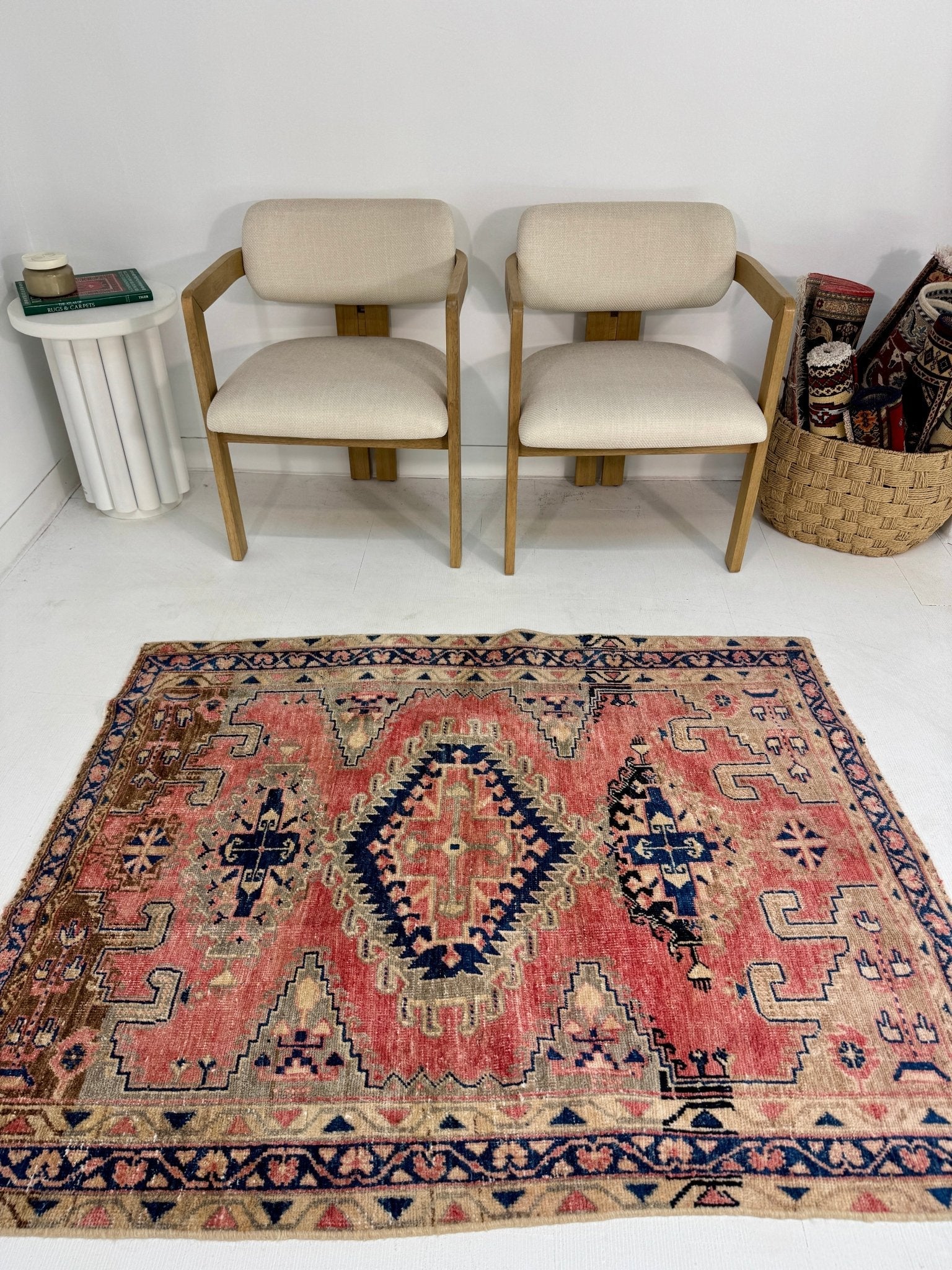 Persian Viss Rug | 4’ x 5'