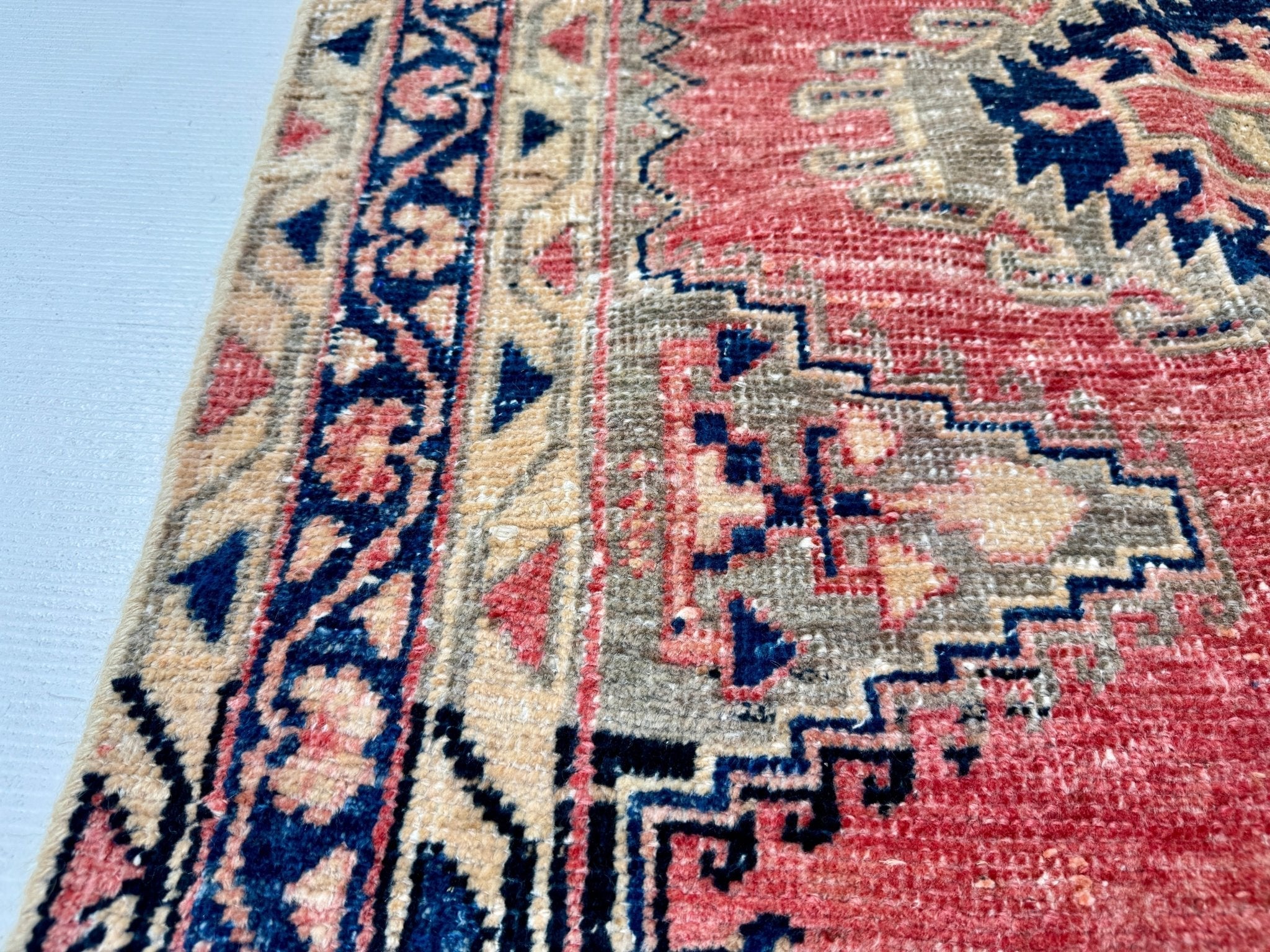 Persian Viss Rug | 4’ x 5'