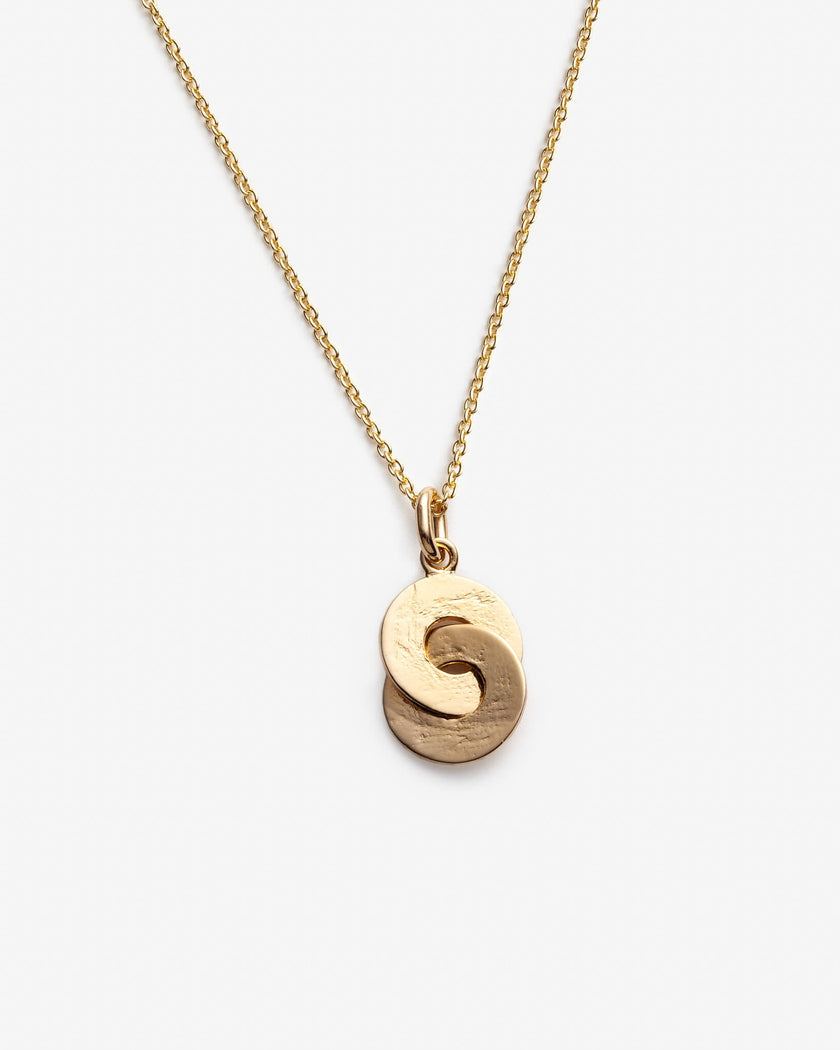 Engagée - Collier avec pendentif de cercles entrelacés