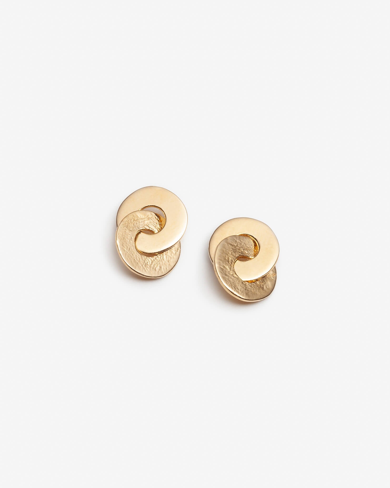 Astucieuse - Petites boucles d'oreilles cercles entrelacés en argent sterling