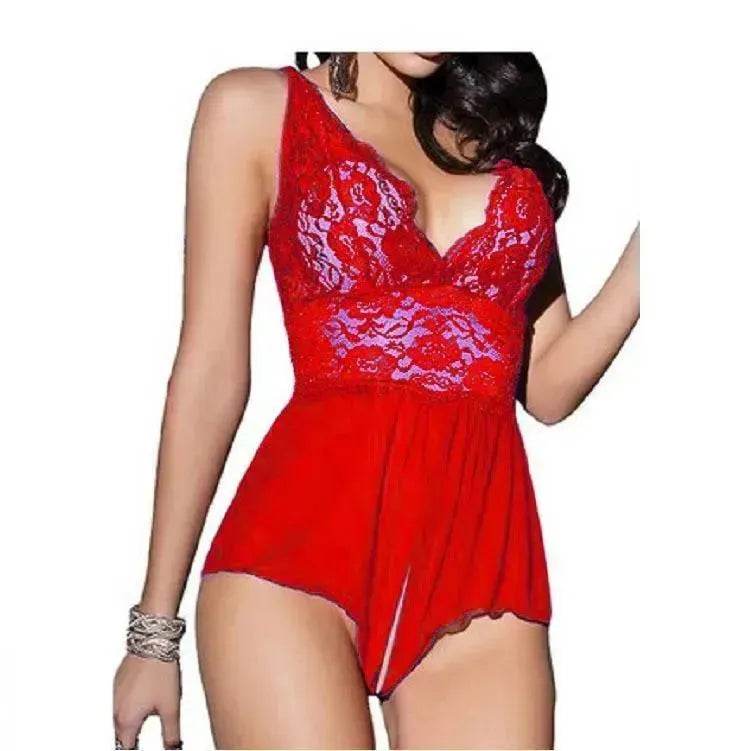 Plus size lingerie with the finest fabrics and delicate lace