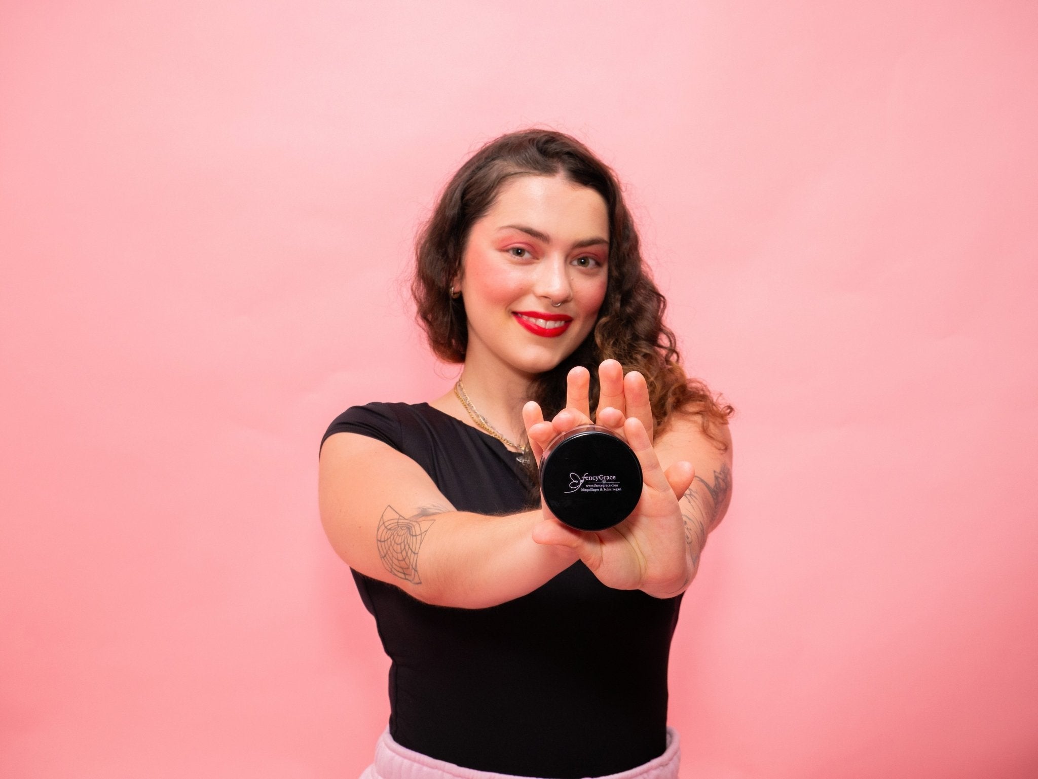 Poudre de Finition Vegan FencyGrace – Matifiante, Lissante & Longue Tenue