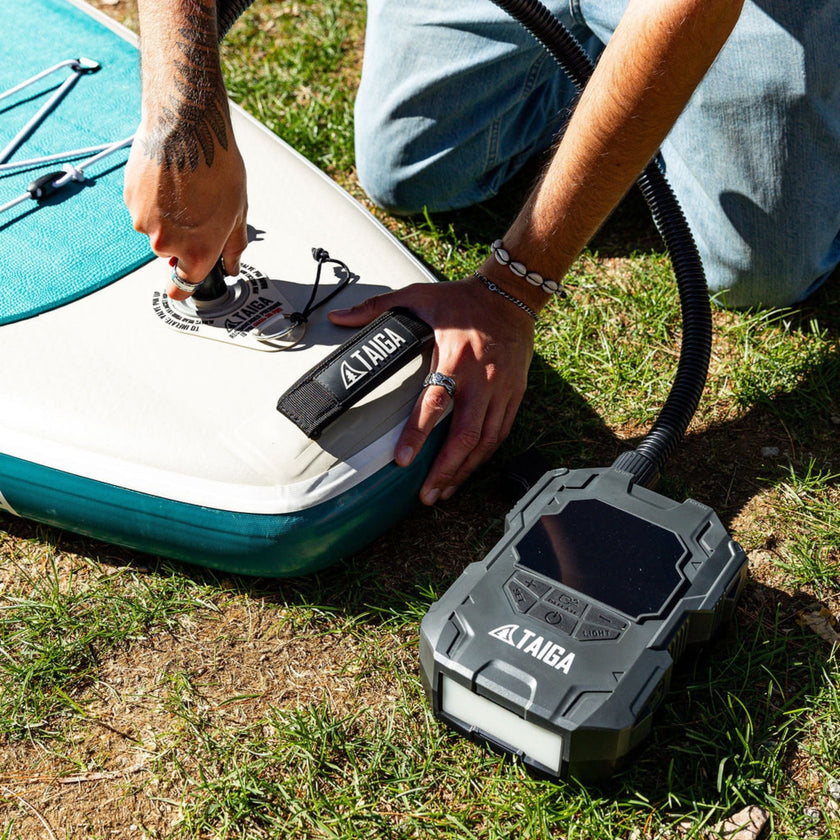 PREMIUM BATTERY ELECTRIC PUMP FOR INFLATABLE PADDLE BOARD – 22 PSI