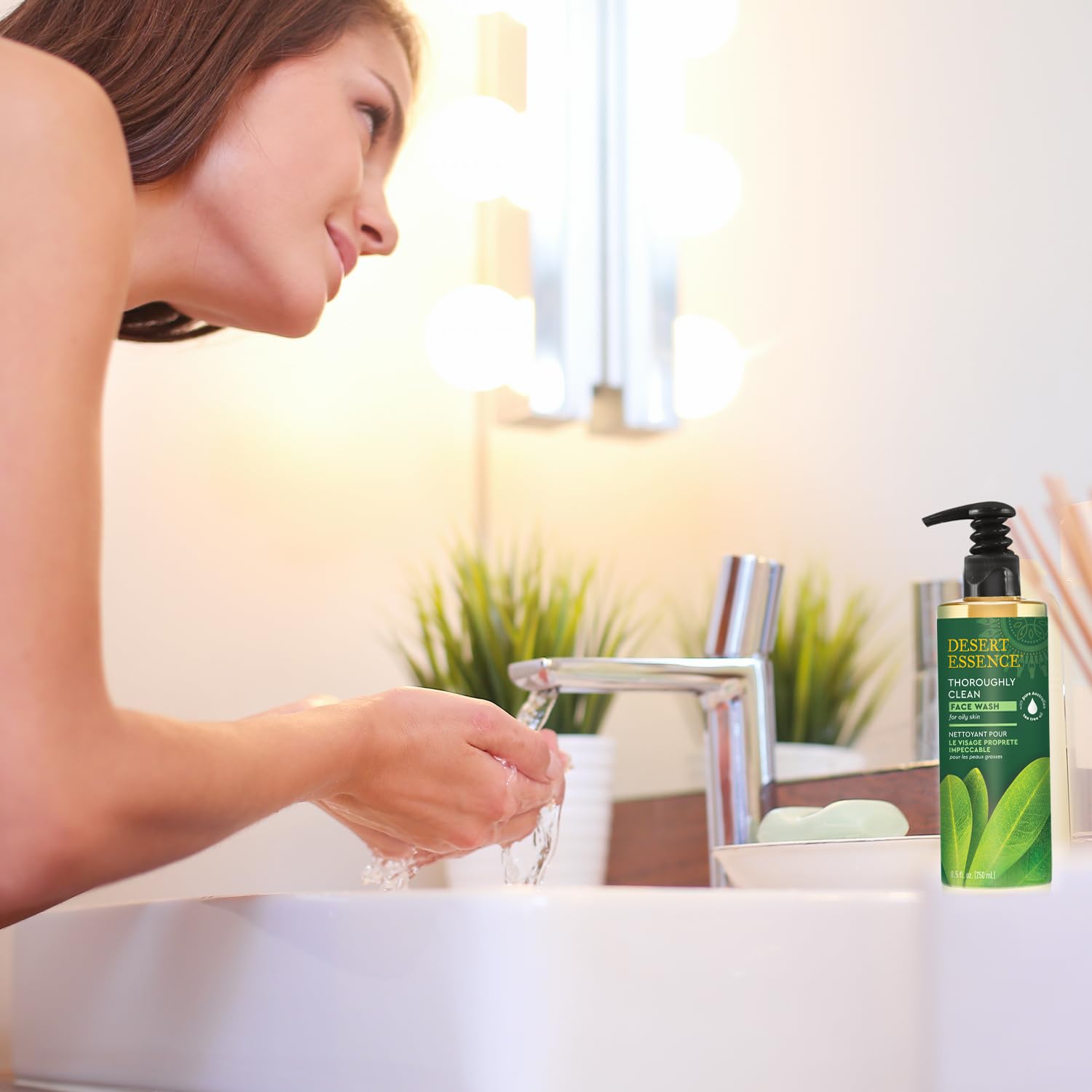 Desert Essence - Thoroughly Clean Face Wash - Refill (946ml)