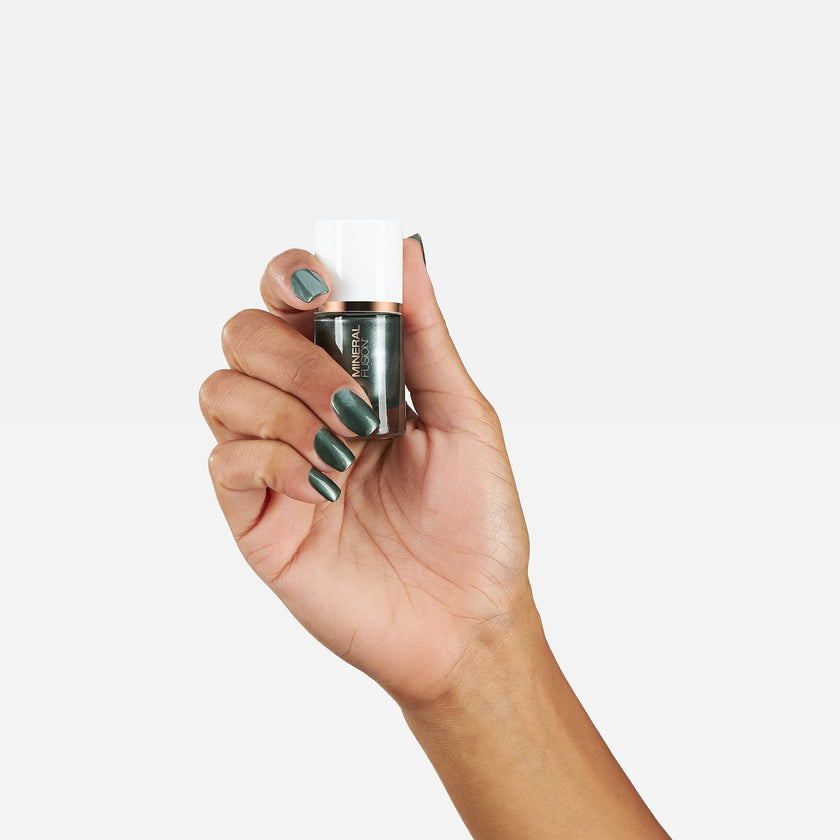 Mineral Fusion Natural Brands - Nail Polish Smoke & Mirrors (10ml)