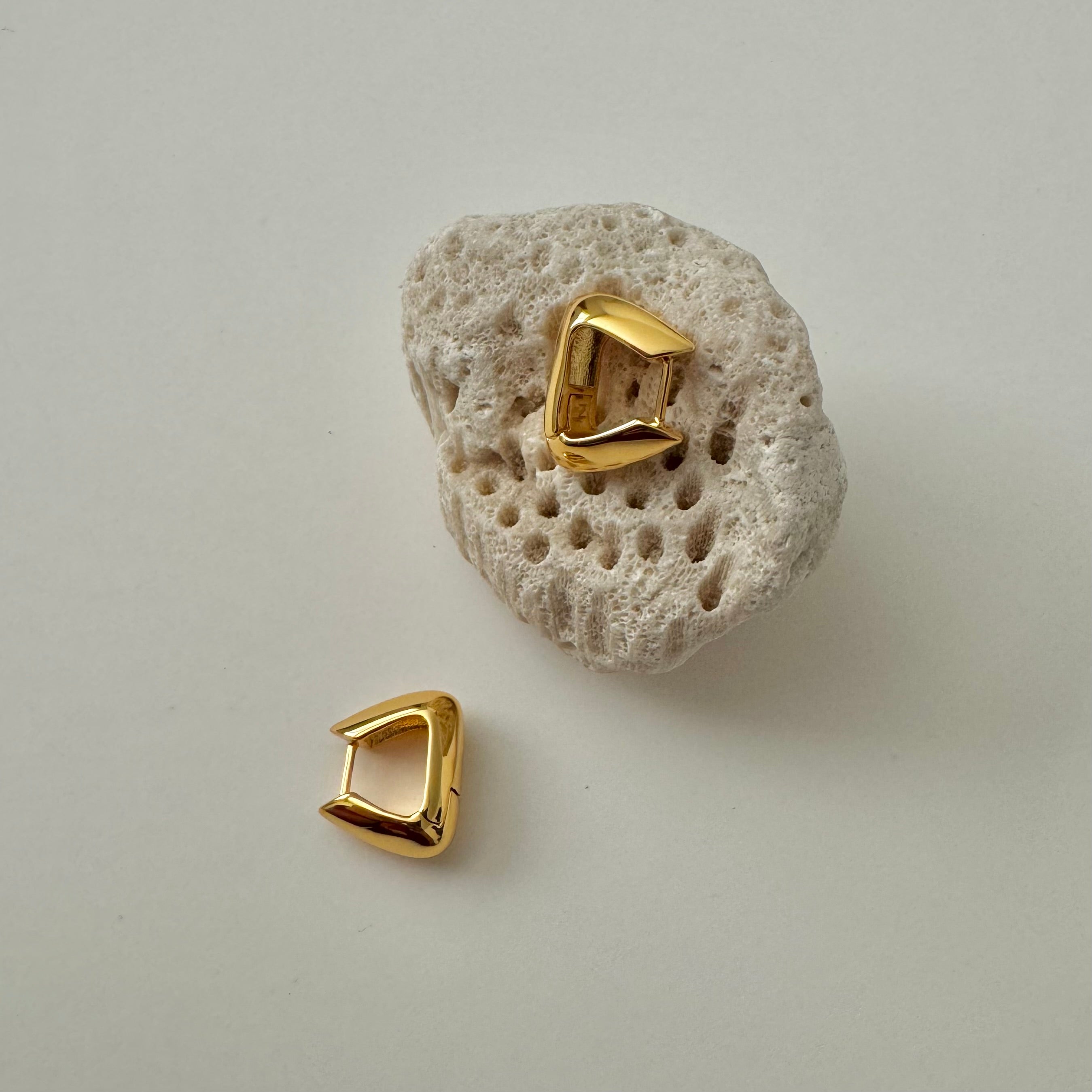 Pyramid Hoops- Small Gold