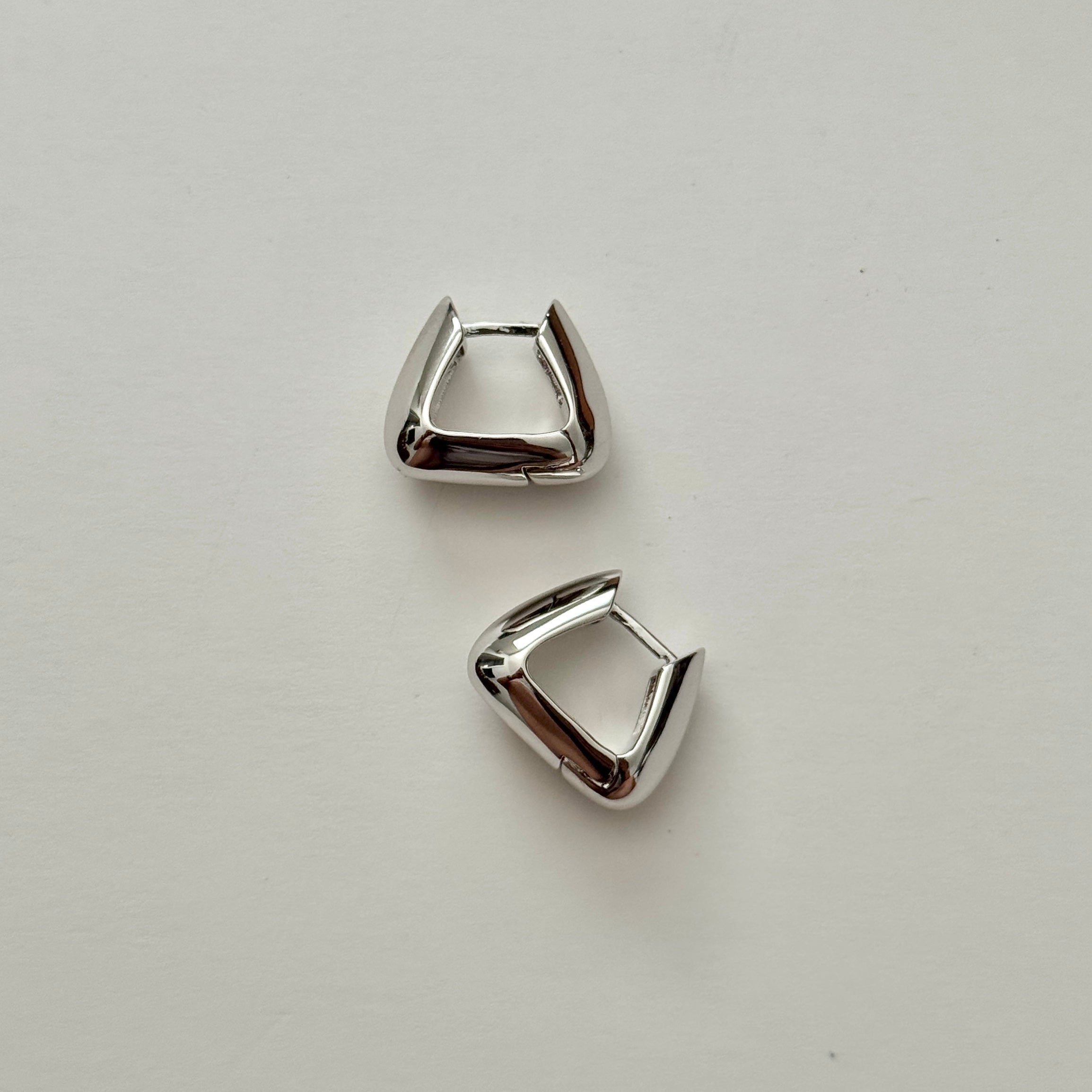 Pyramid Hoops- Small Silver