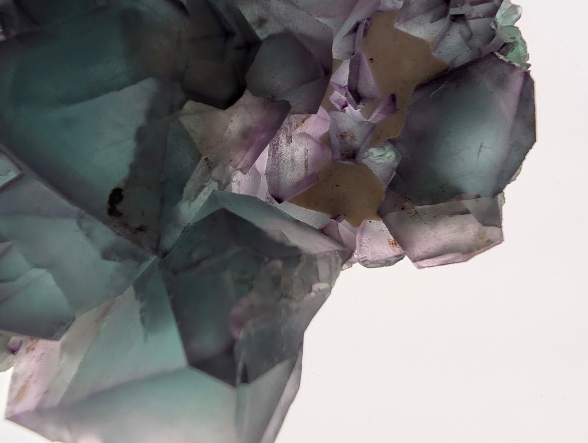 Rare De’an Fluorite Cluster – UV Reactive Green & Purple Crystal from Jiangxi, China