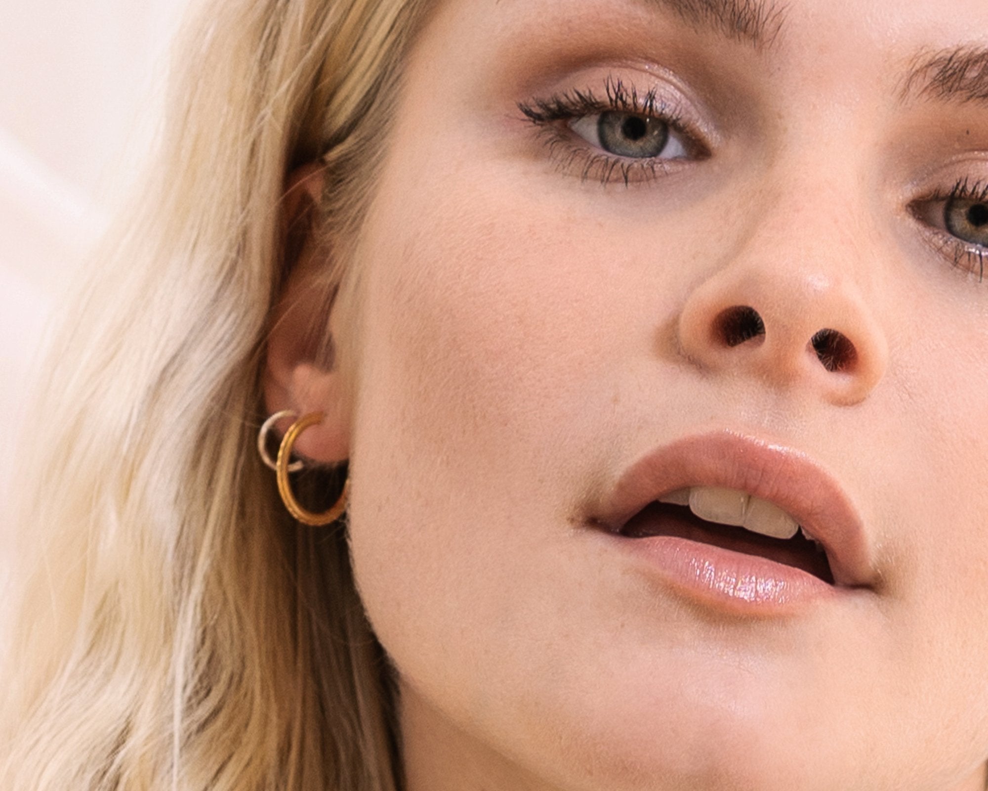 boucles d'oreilles anneaux avec perles