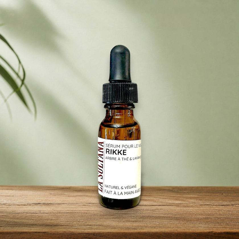 Sérum pour le visage et massage Gua Sha RIKKE arbre à thé & lavande