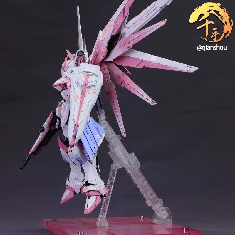 Bandai MG 1/100 Freedom Gundam 2.0 Custom Sakura Macaron Painted