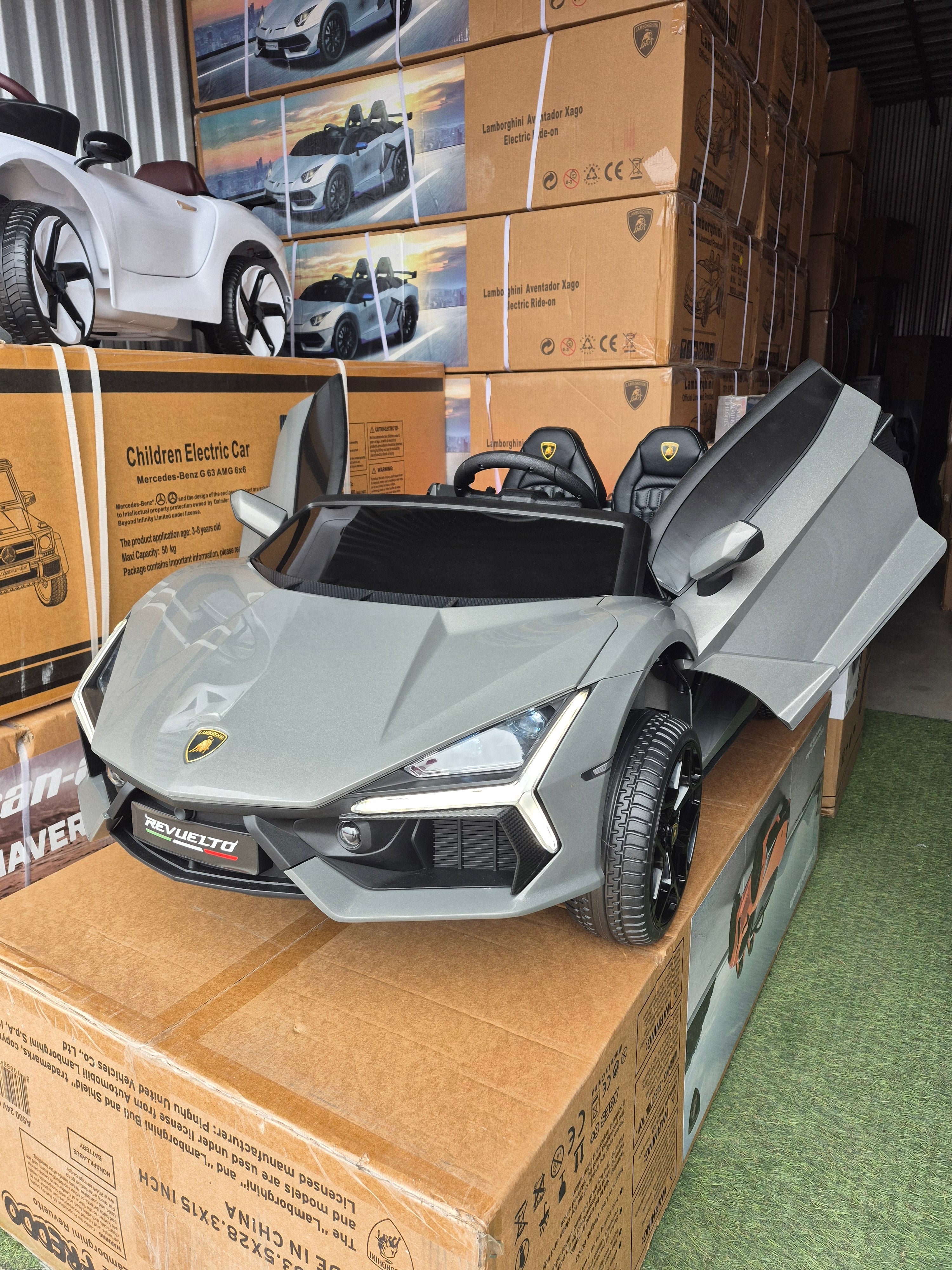 Voiture électrique pour enfants 24V Lamborghini Revuelto 4x4 à 2 places avec télécommande.