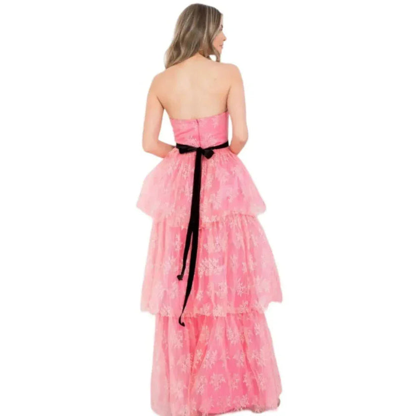Robe dentelle ceinture noire