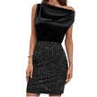 Robe ajustée à encolure asymétrique