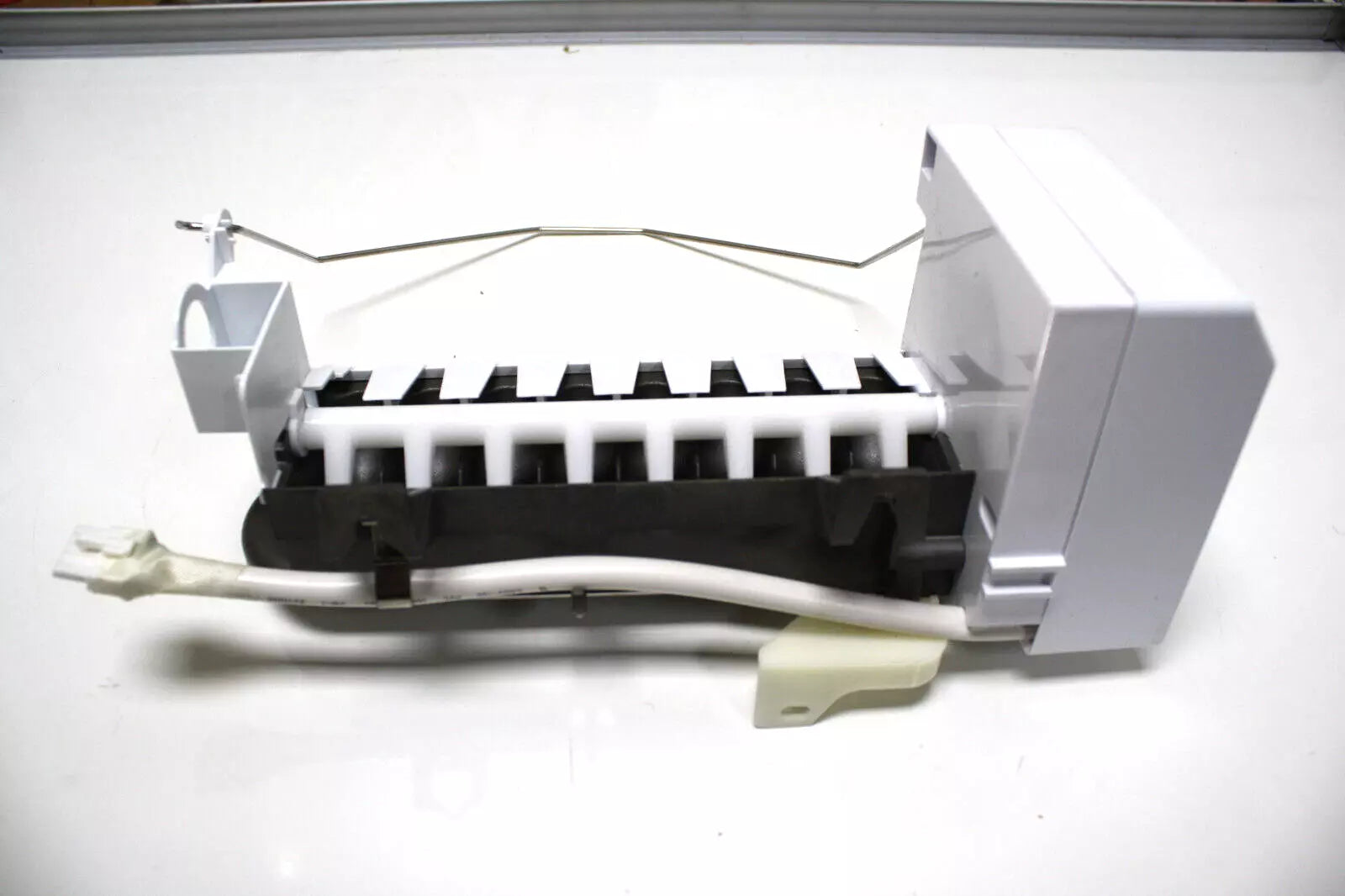 Pièce de machine à glaçons pour réfrigérateur Whirlpool W11592795