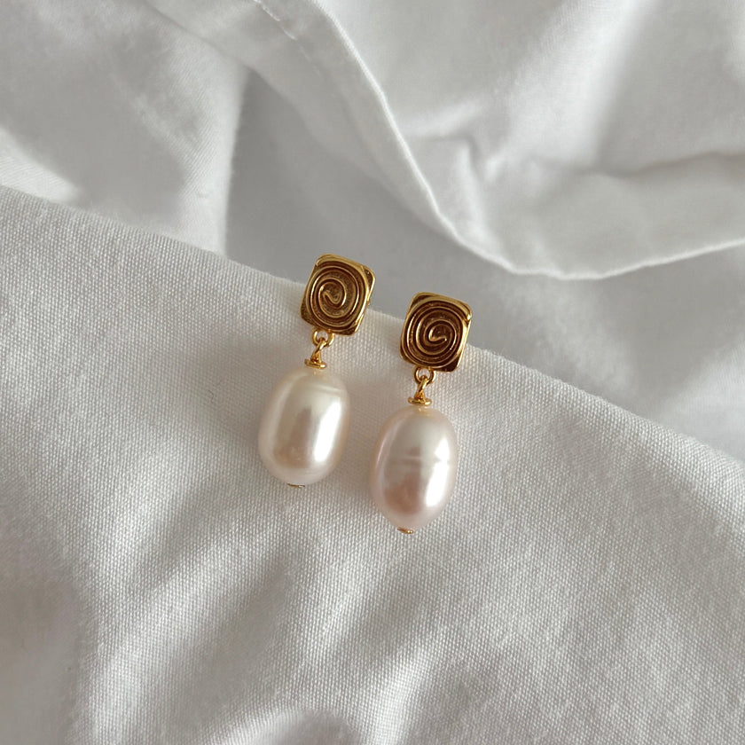 Saada Earrings- Gold
