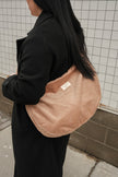 Sac croissant en corduroy | Bandoulière ajustable
