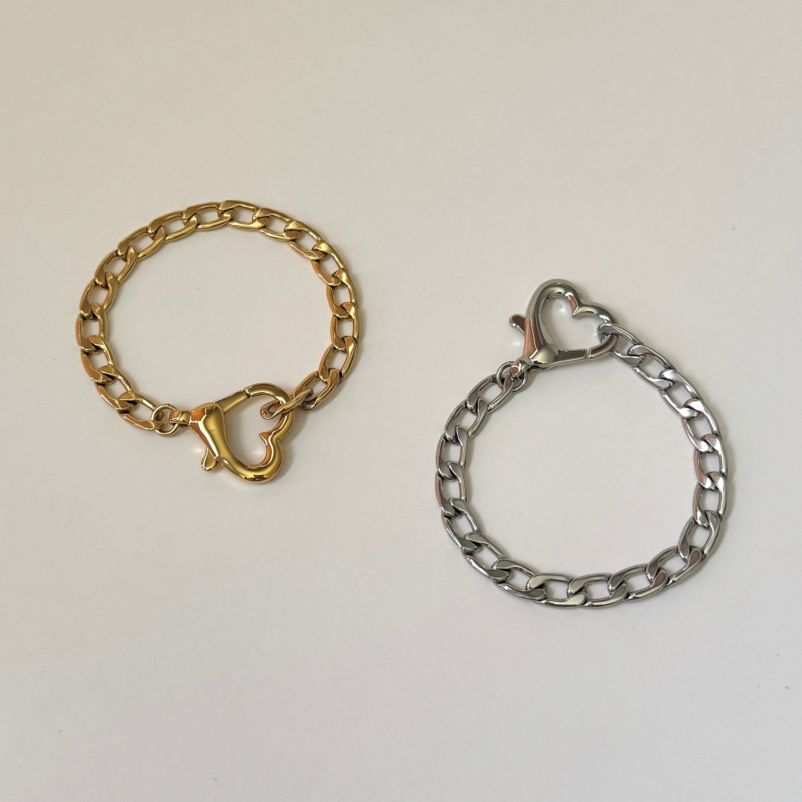 Saiba Heart Clasp Bracelet- Silver