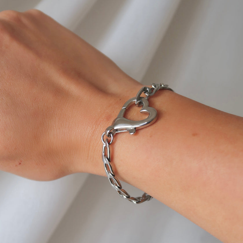 Saiba Heart Clasp Bracelet- Silver