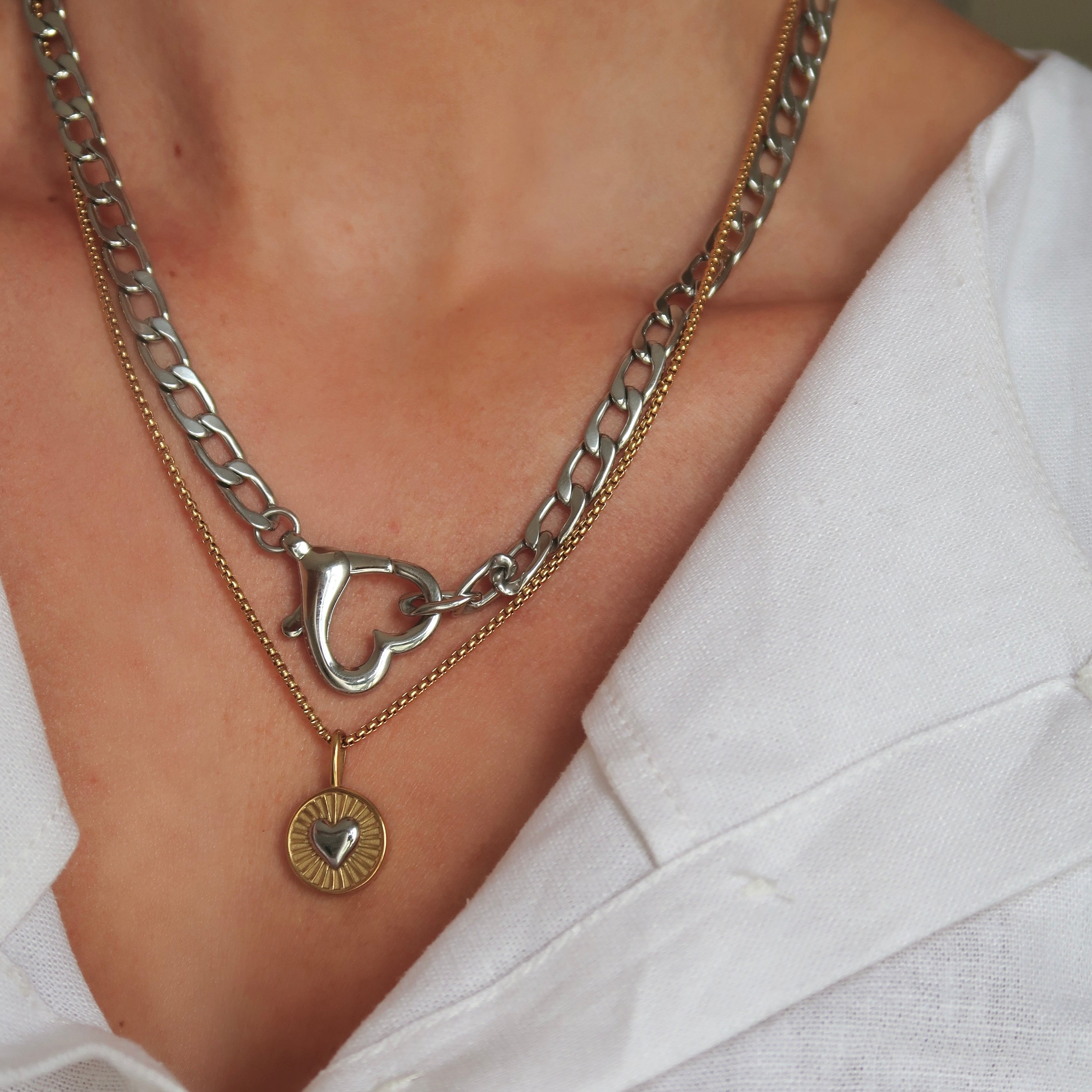 Saiba Heart Clasp Necklace- Gold