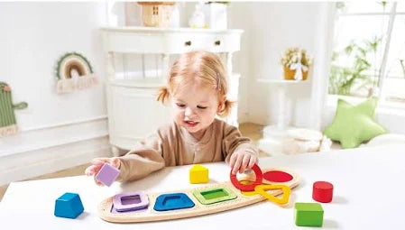 Hape - FF-COLOUR & SHAPE SORTING PUZZLE