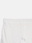 short blanc texturé