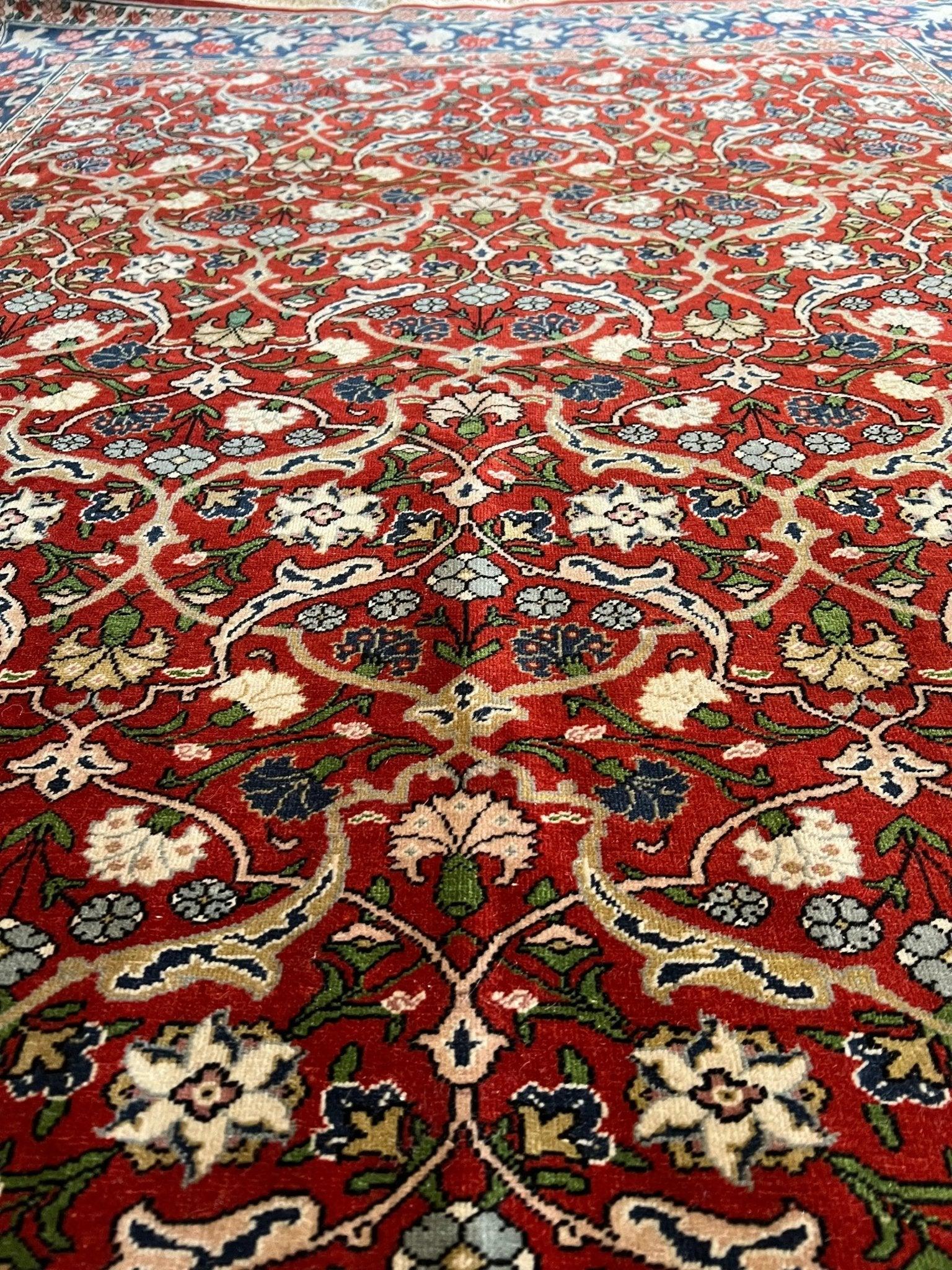 Signed Hereke rug|7’1”x4’8”