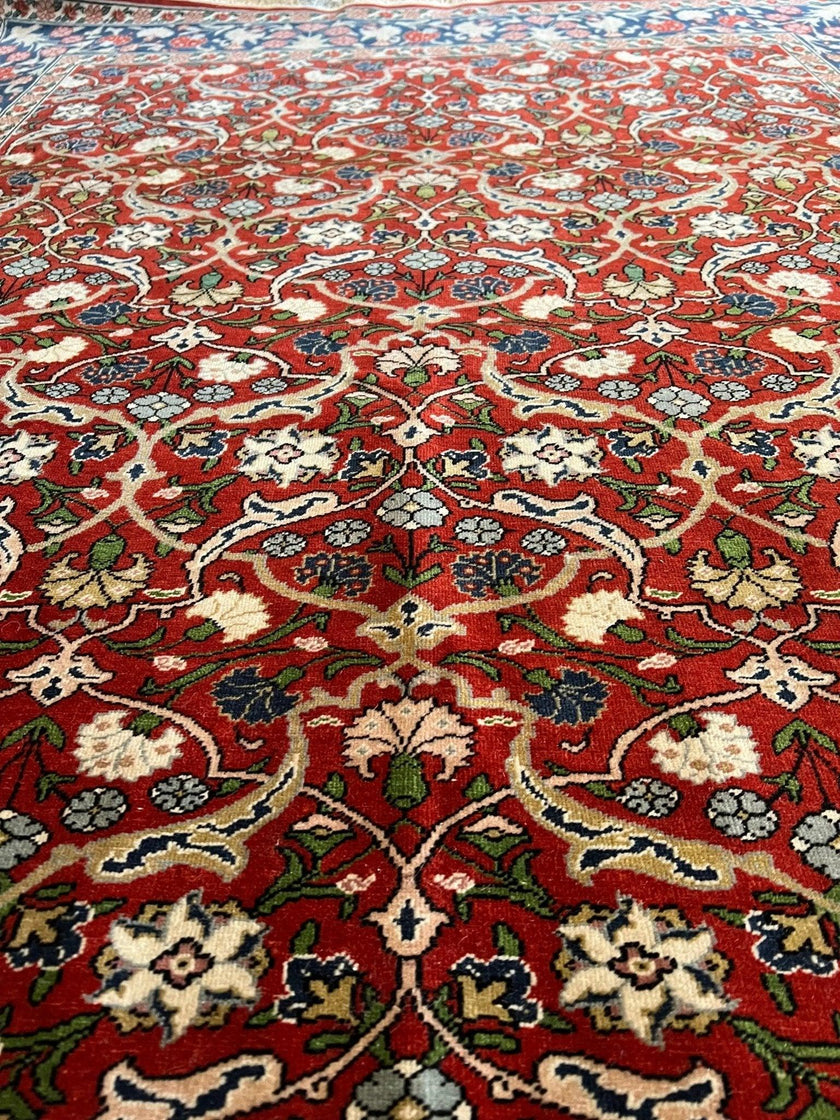 Signed Hereke rug|7’1”x4’8”