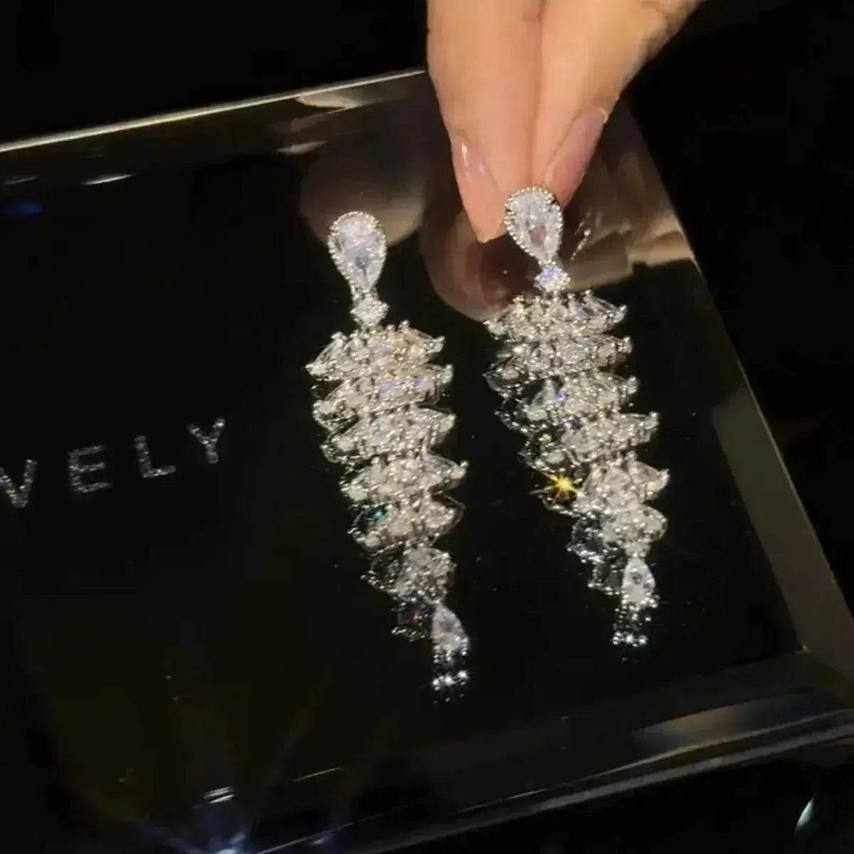 Sparkling Zircon Christmas Tree Drop Earrings For Women Trendy Xmas Tree Plant Dangle Earrings New Year Festival Party Jewelry