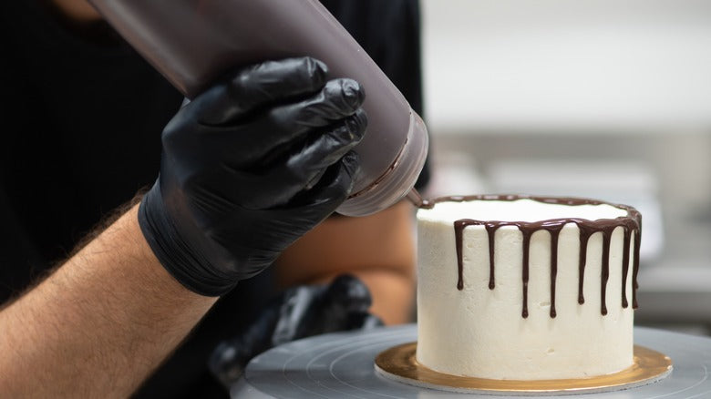 Chocolate Topping - 1 KG Squeeze Bottle - Rubicone Canada - Ships Free Within Canada on Orders Above CAD $199