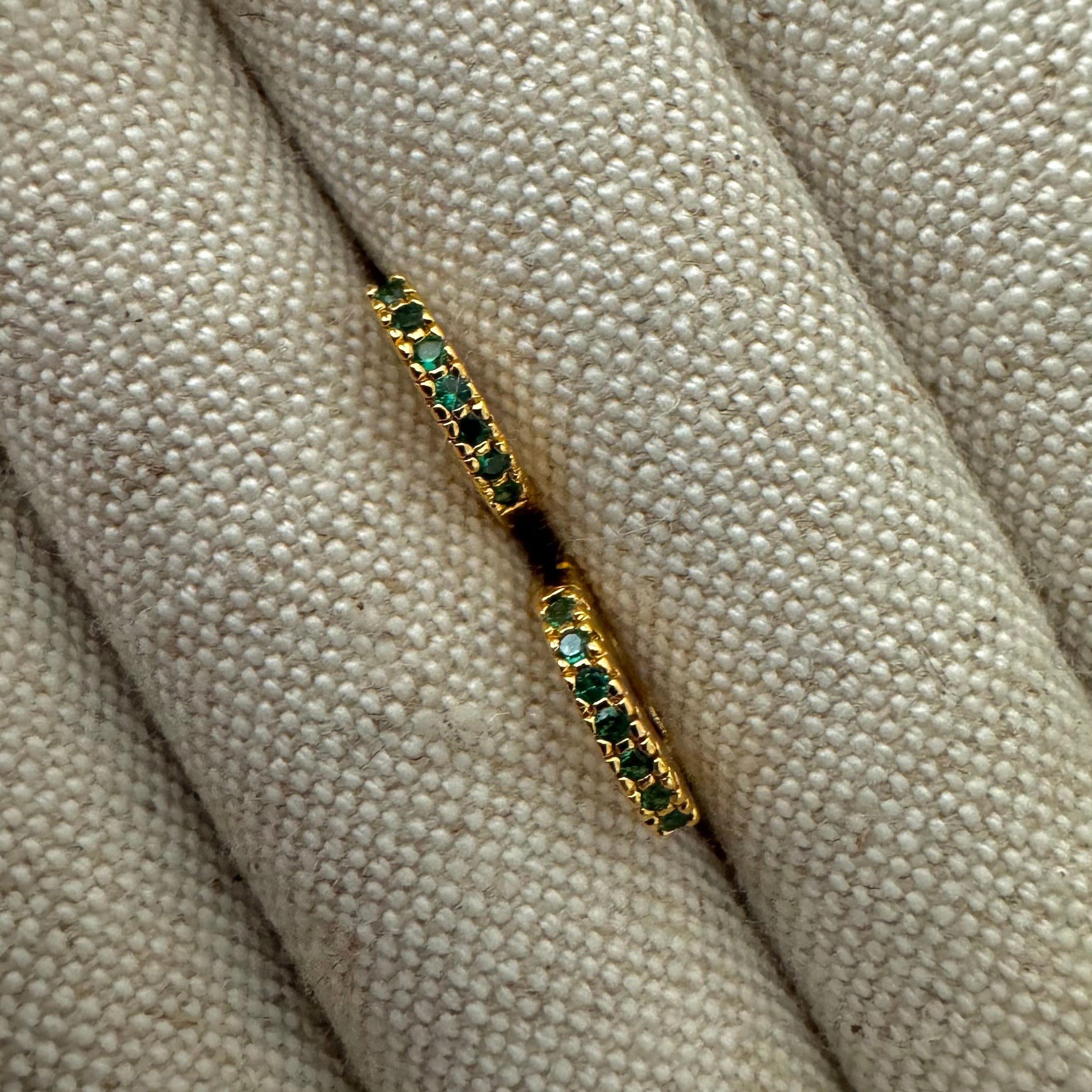 Tara Huggies Gold - Emerald