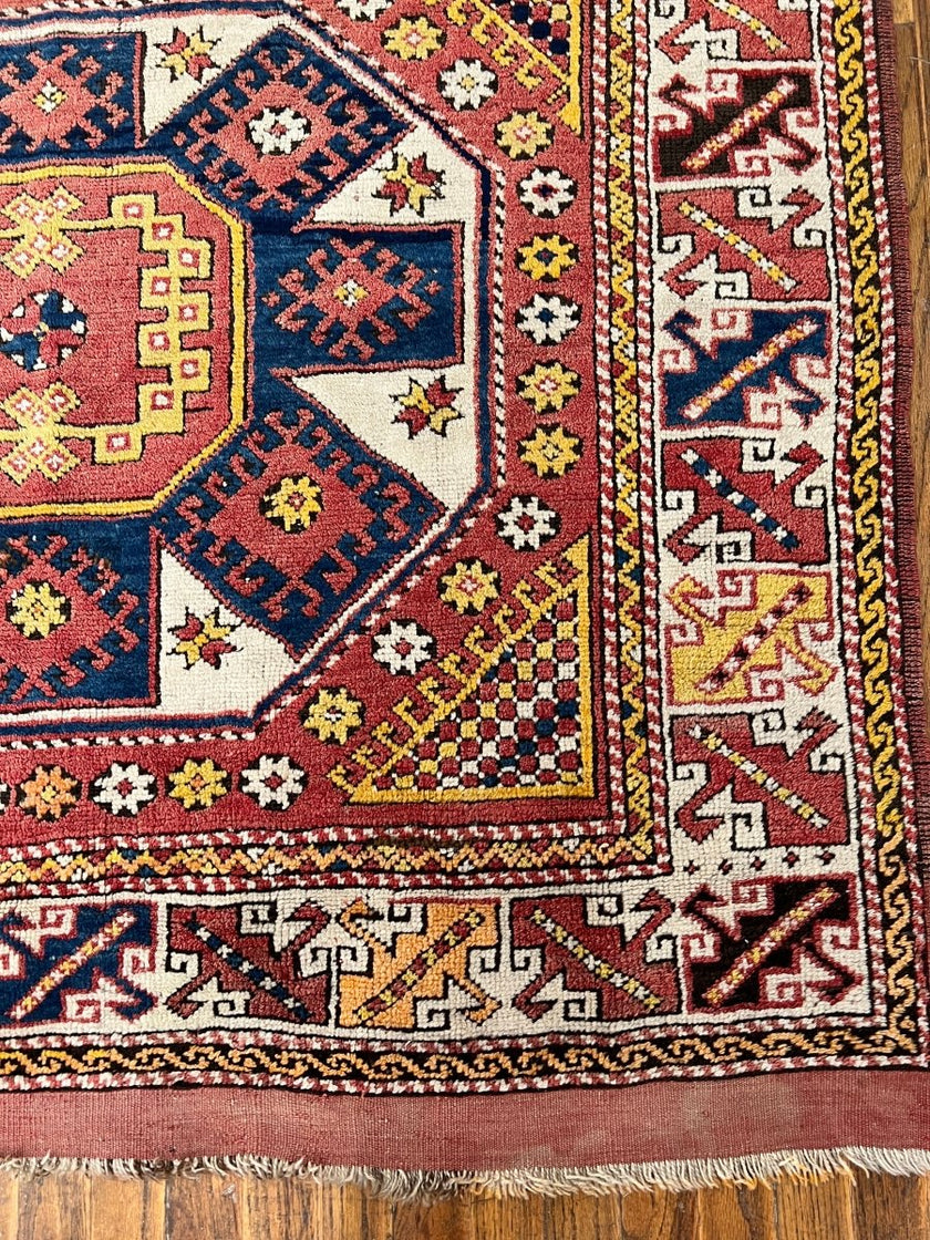 Turkish Ezine Rug | 4' 8