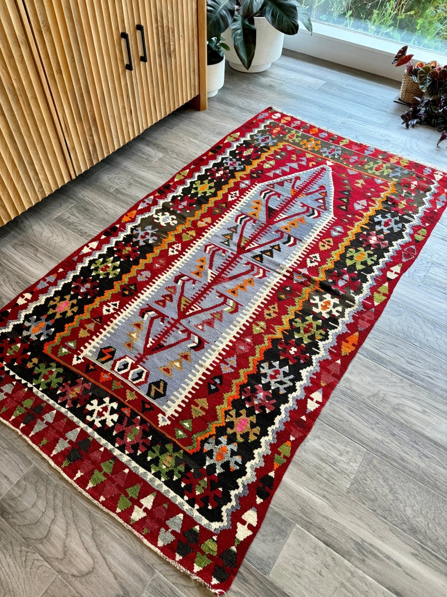Turkish Uşak Eşme Kilim | 3' 3