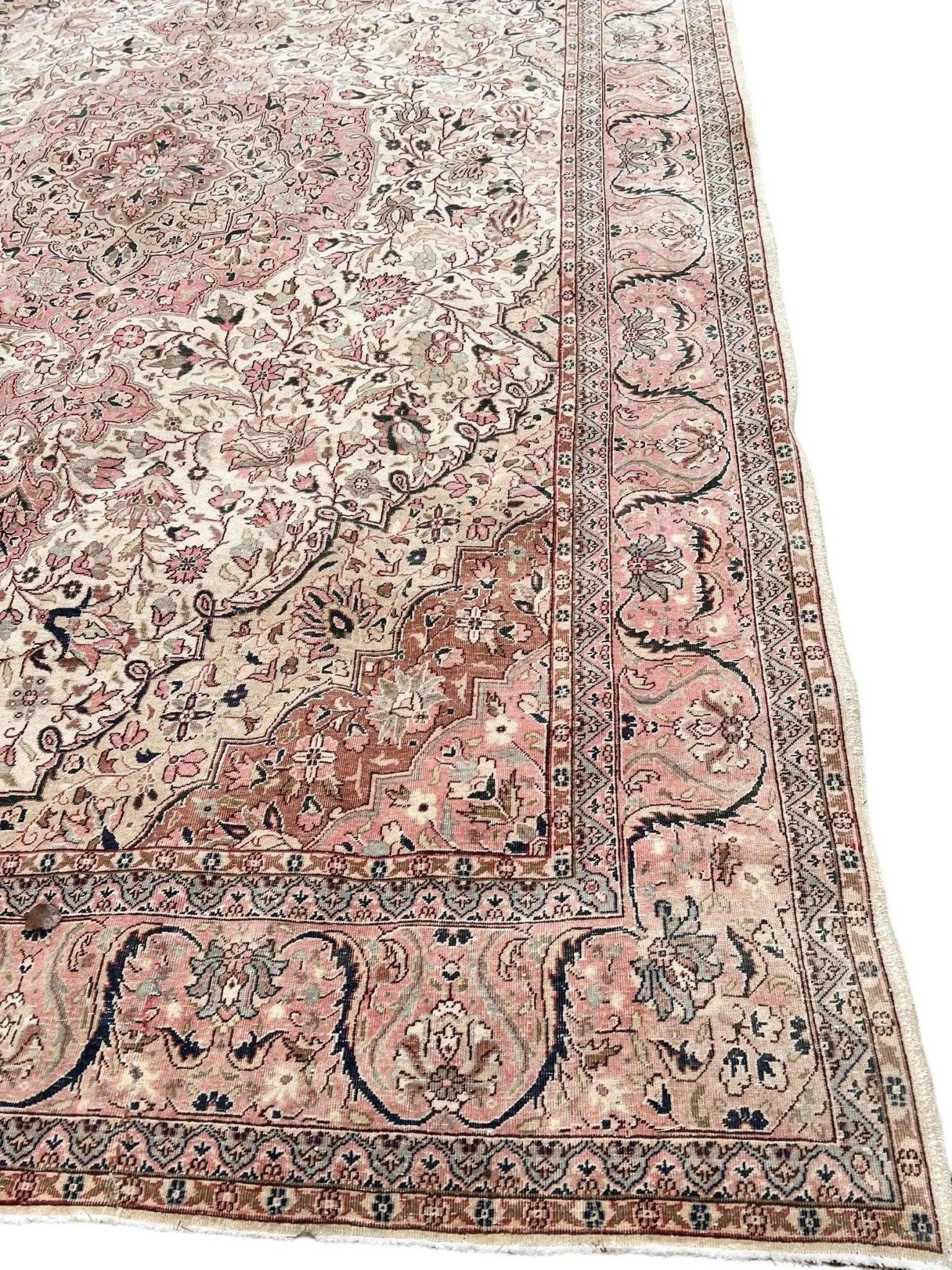 Turkish Vintage Rug - 12 x 8