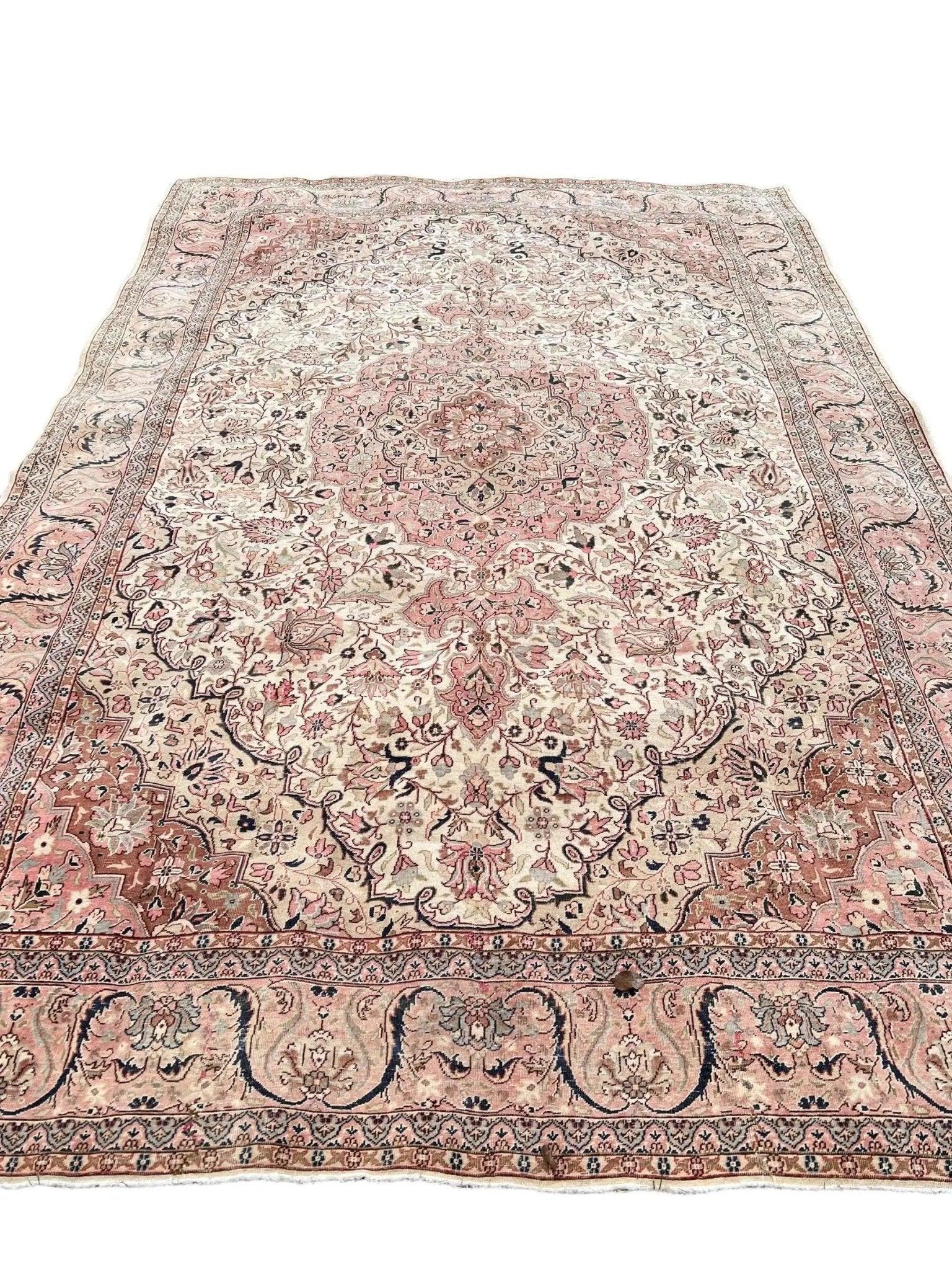 Turkish Vintage Rug - 12 x 8