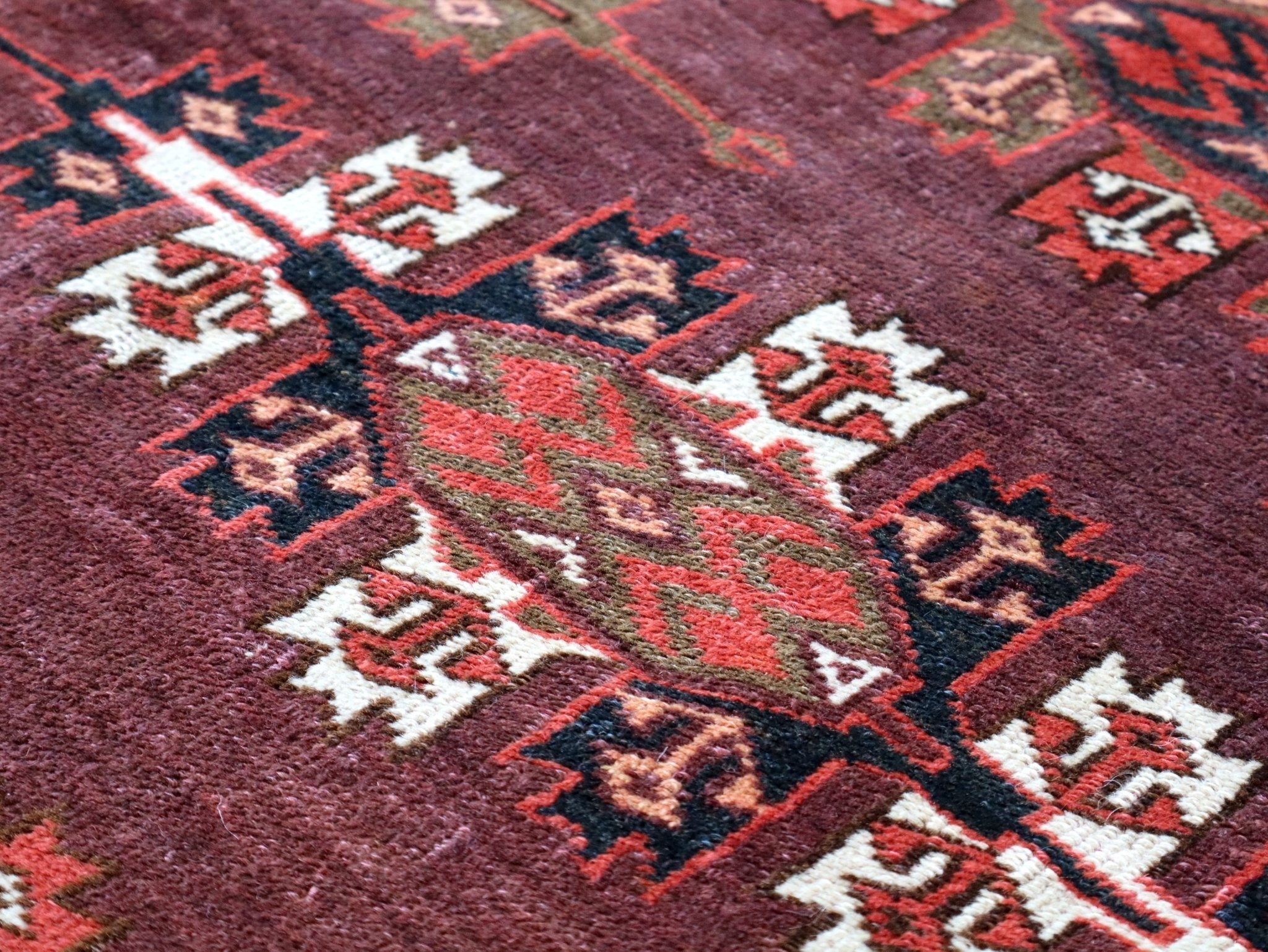 Turkmen Yomut Rug | 6' 10