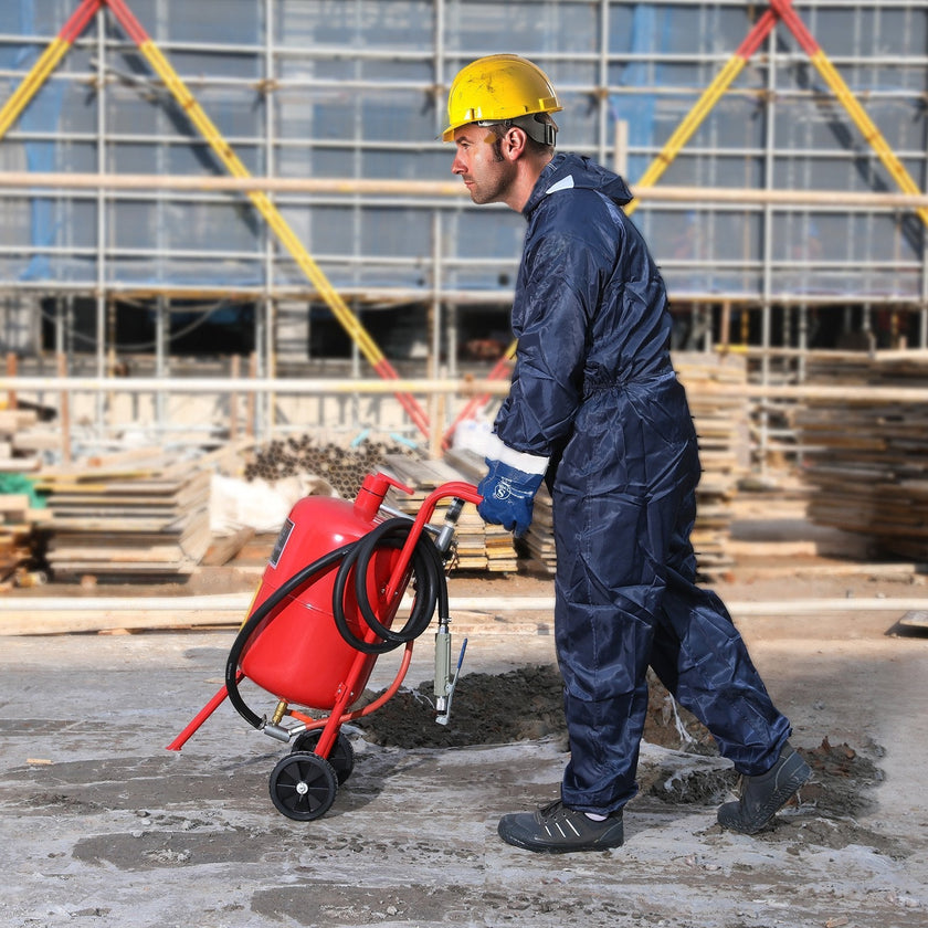 VEVOR 10Gal/40L Sandblaster Equipped w/Nozzle Shut-Off Valve Pressure Gauge Ceramic Nozzle Rubber Wheels Grit Power Sand Blasters Portable Sandblasting Equipment
