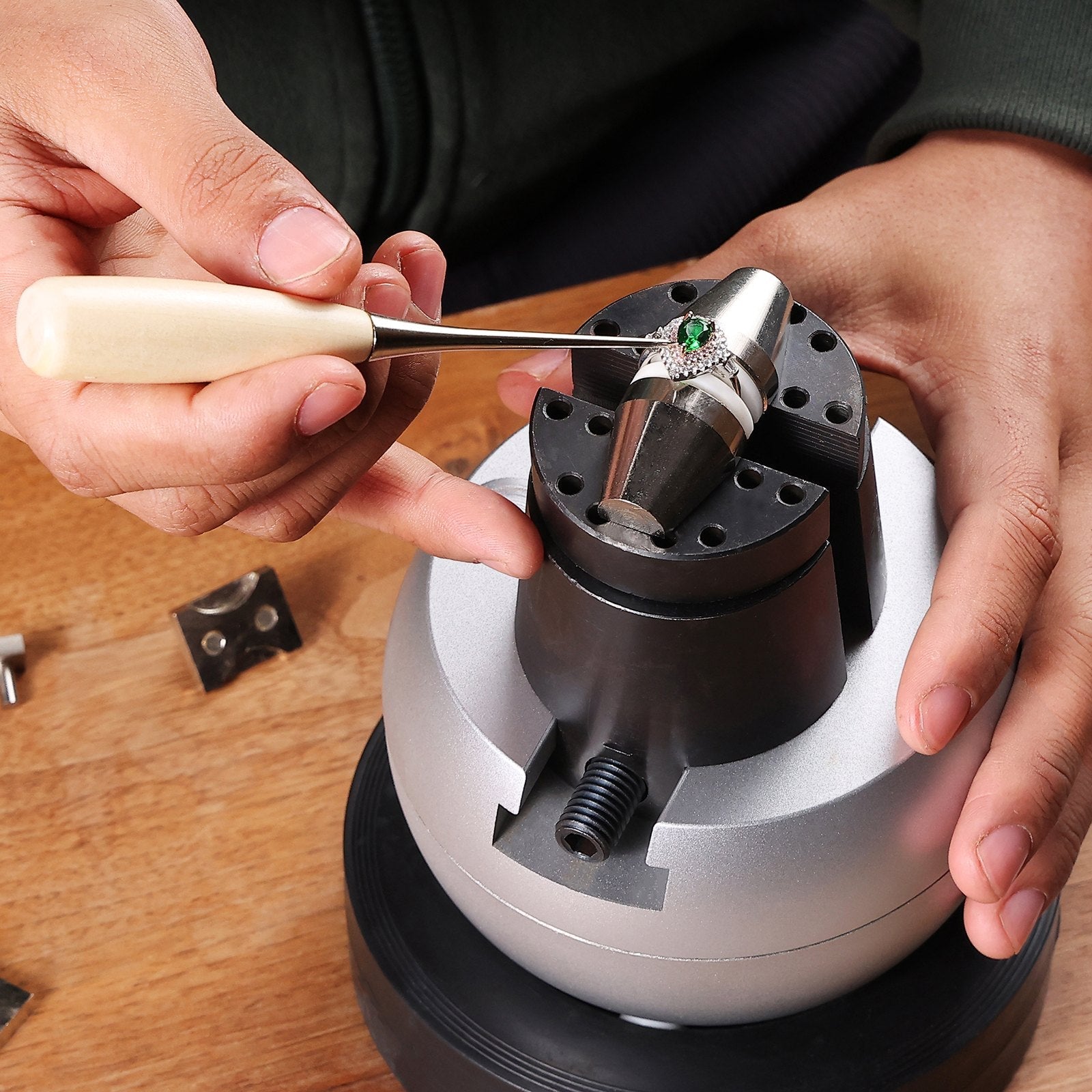VEVOR Ball Vise Engraving Setting Tool 5 inch Professional Ball Vise 34 PCS Attachment Jewelry Engraving Block Tools Standard Block